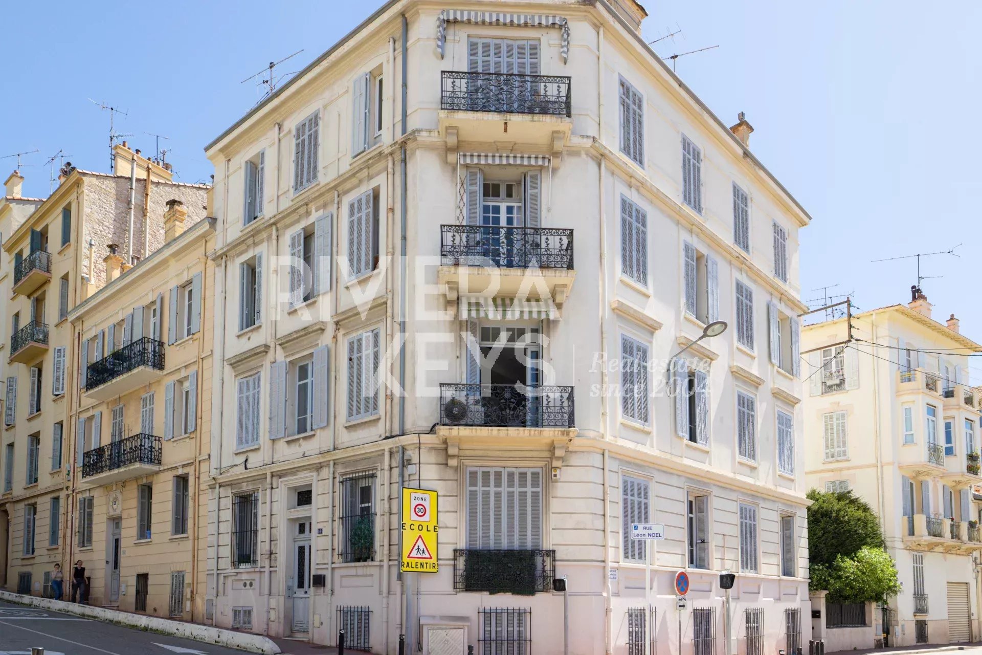 ZURÜCK ZUM VERKAUF. CANNES – Saint-Nicolas: Charmante renovierte 3-Zi-Wohnung, fußläufig zum Strand – ideale Kapitalanlage