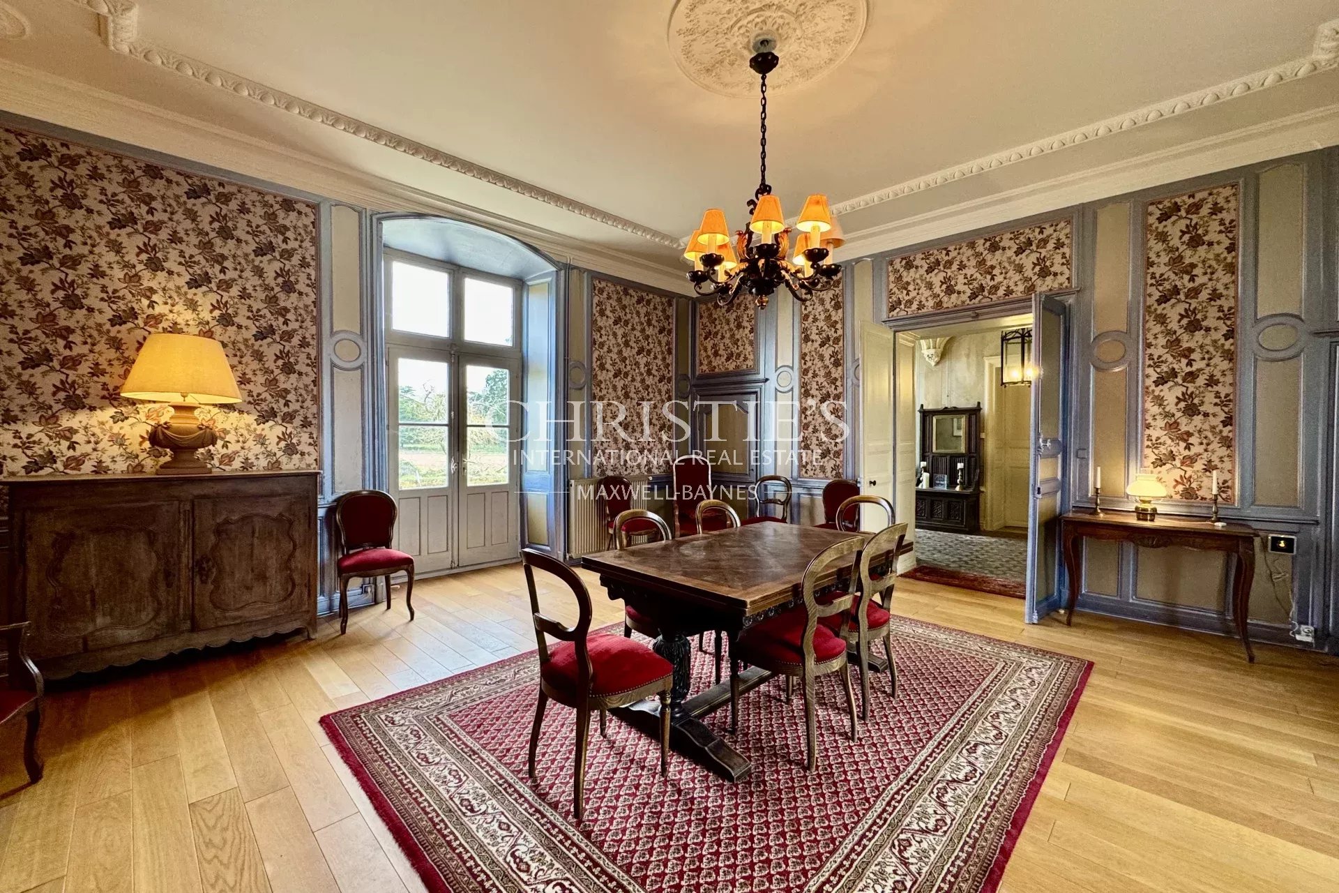 10 Bedroom Chateau's Image 7