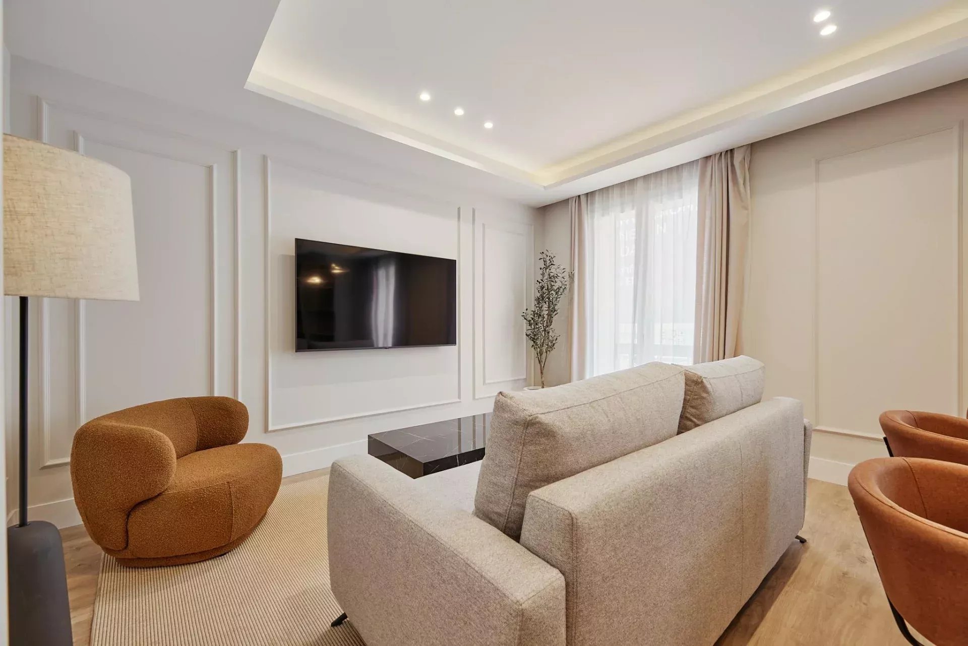 Exclusive, newly renovated apartment on Calle Goya, Salamanca district - picture 5