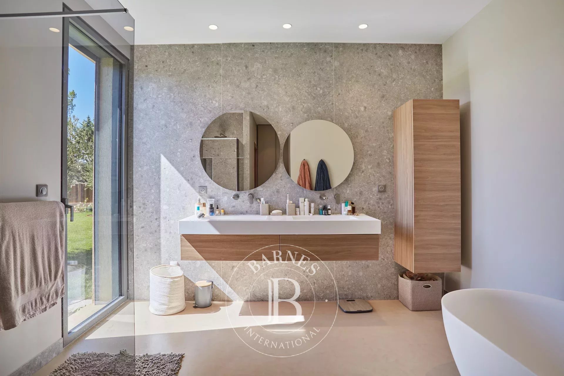 AIX-EN-PROVENCE — SINGLE-STORY HOUSE — 5 EN-SUITE BEDROOMS — HEATED POOL — WALKING DISTANCE TO AMENITIES - picture 19