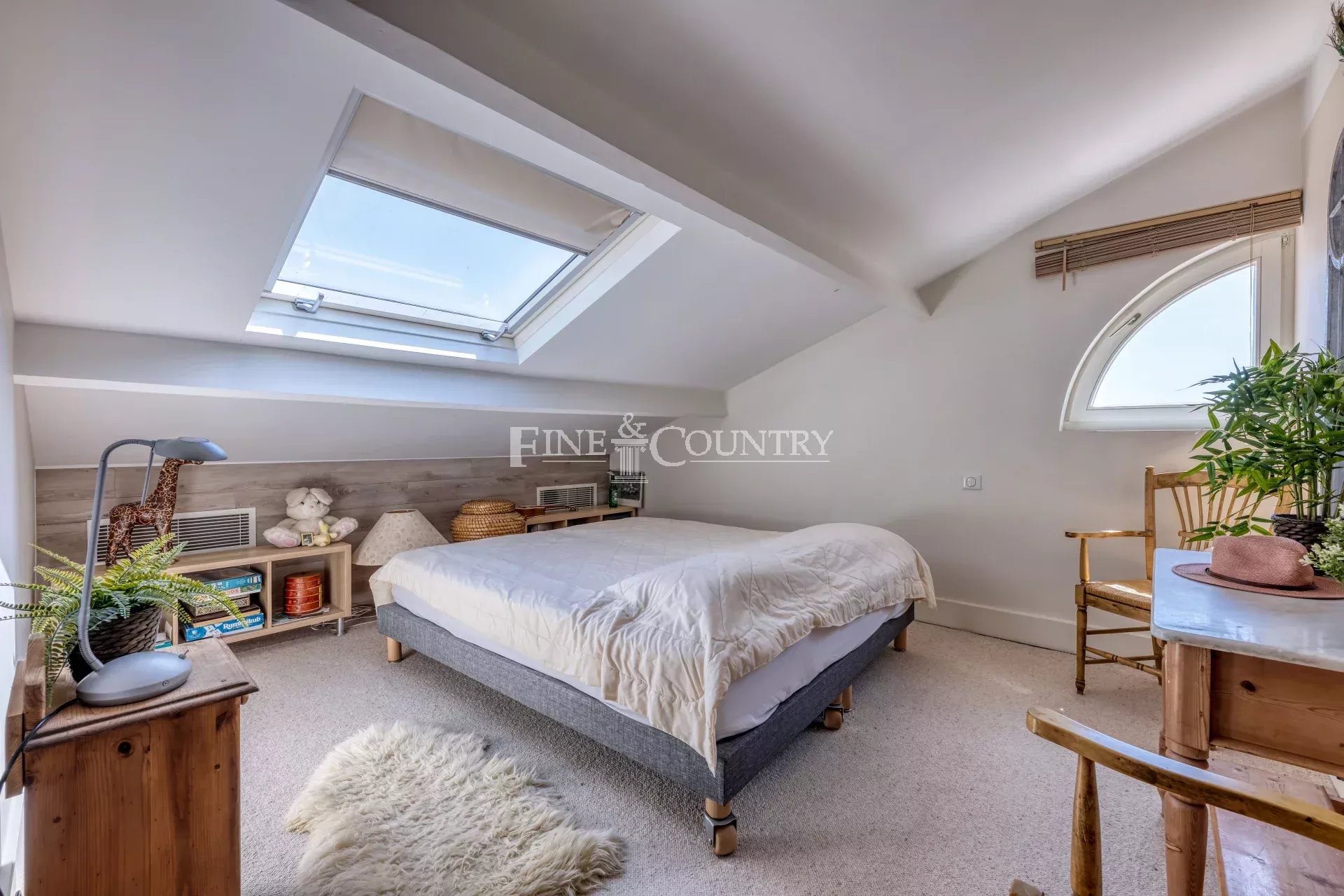 Photo of Villa For sale in Le Cannet Village with Panoramic Sea Views