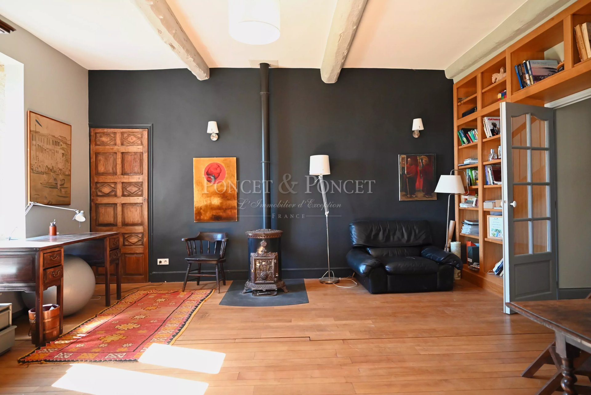 10 Bedroom Villa/Townhouse's Image 20