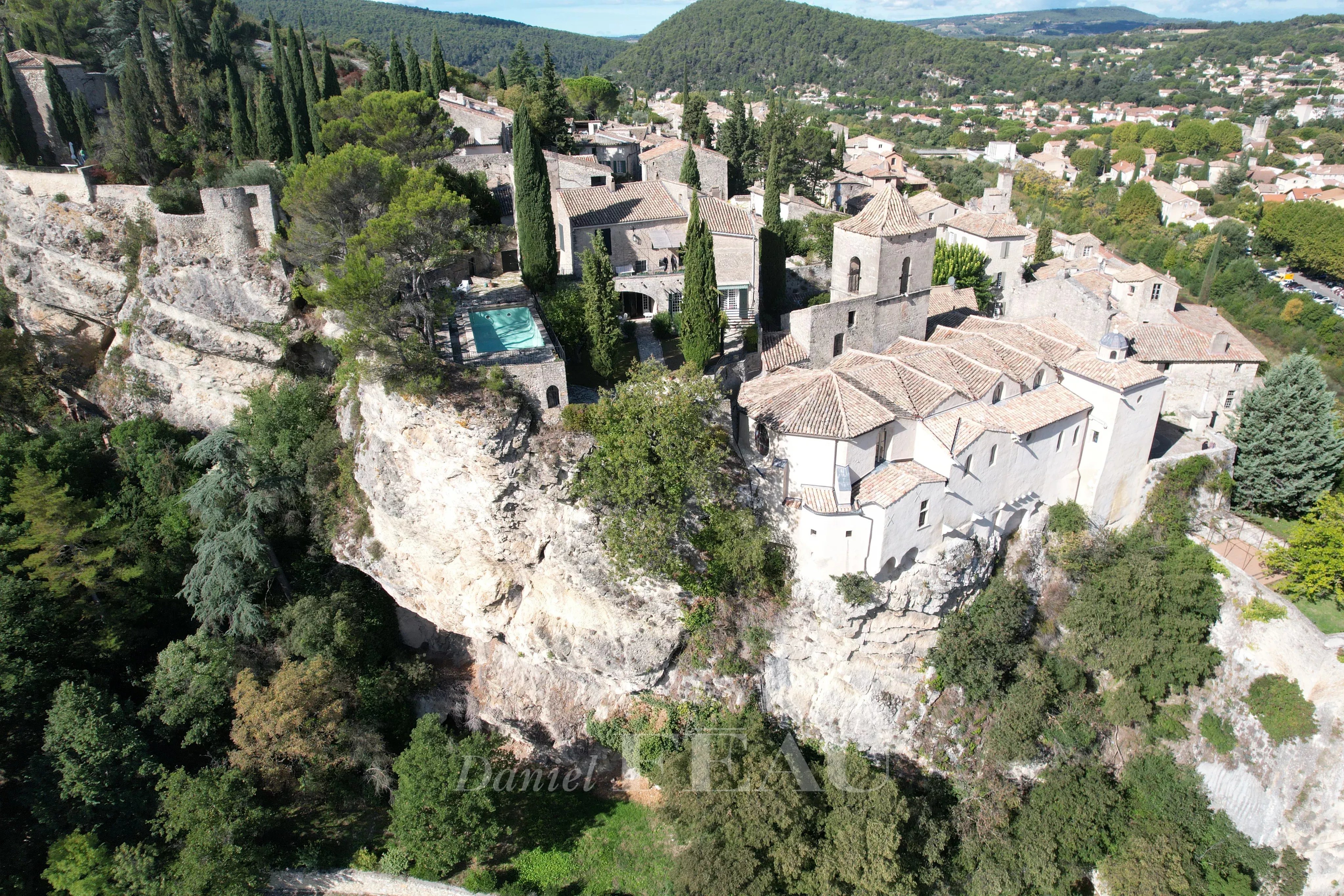 Vaison-la-Romaine - Maison de caractère avec vue et jardin privatif