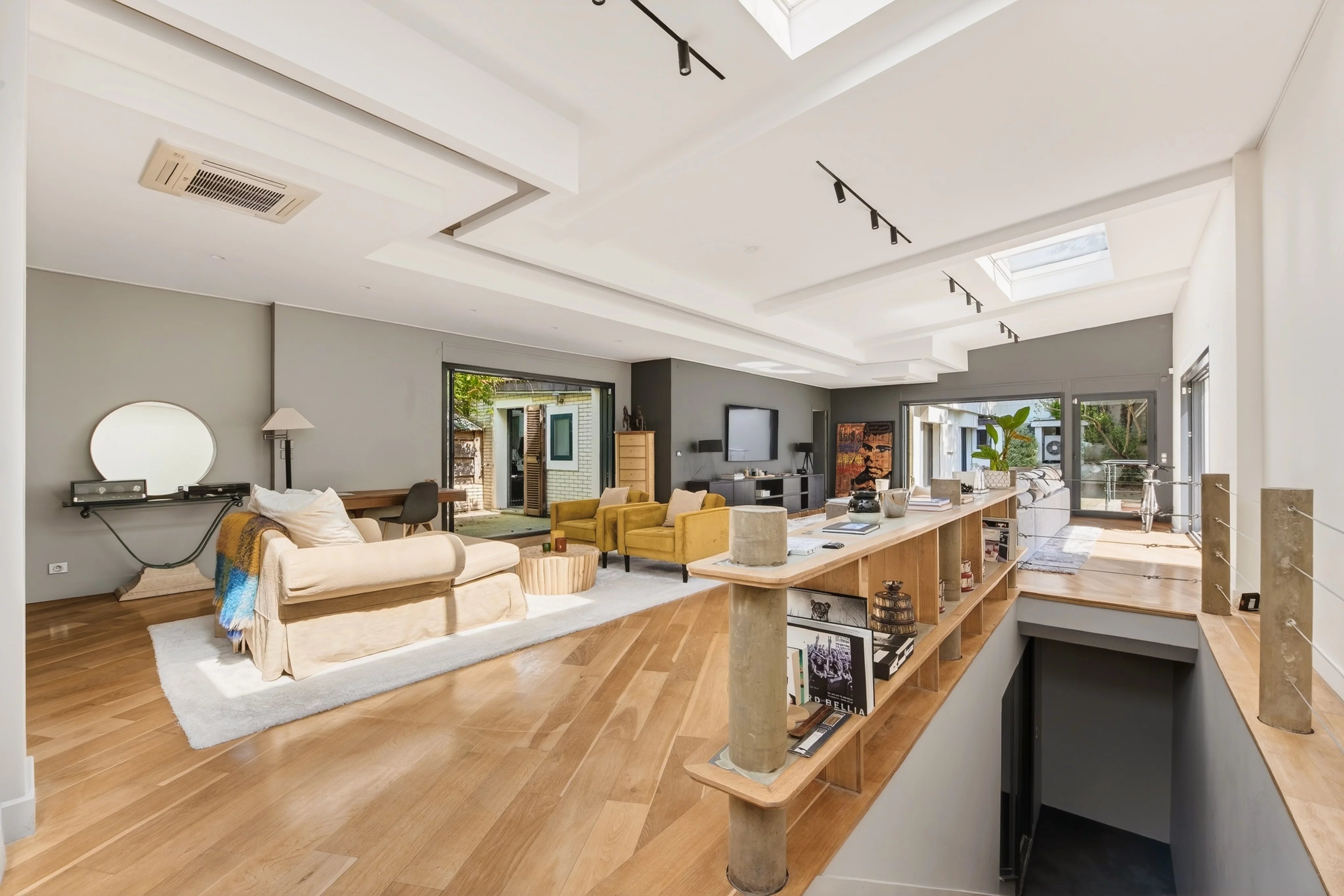 Rueil Malmaison House with indoor swimming pool and terraces