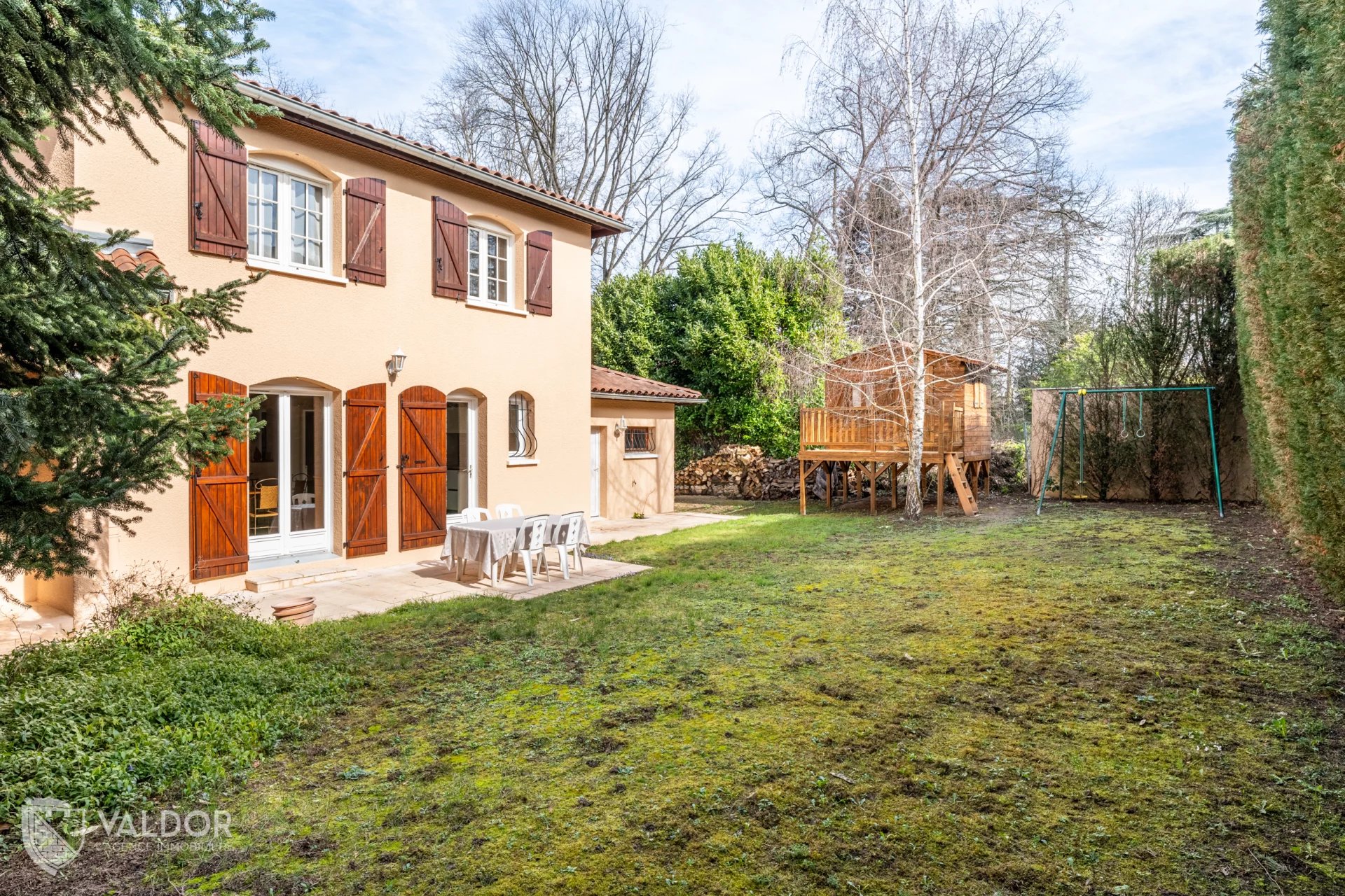 Chasselay maison de 180 m² au sol avec piscine