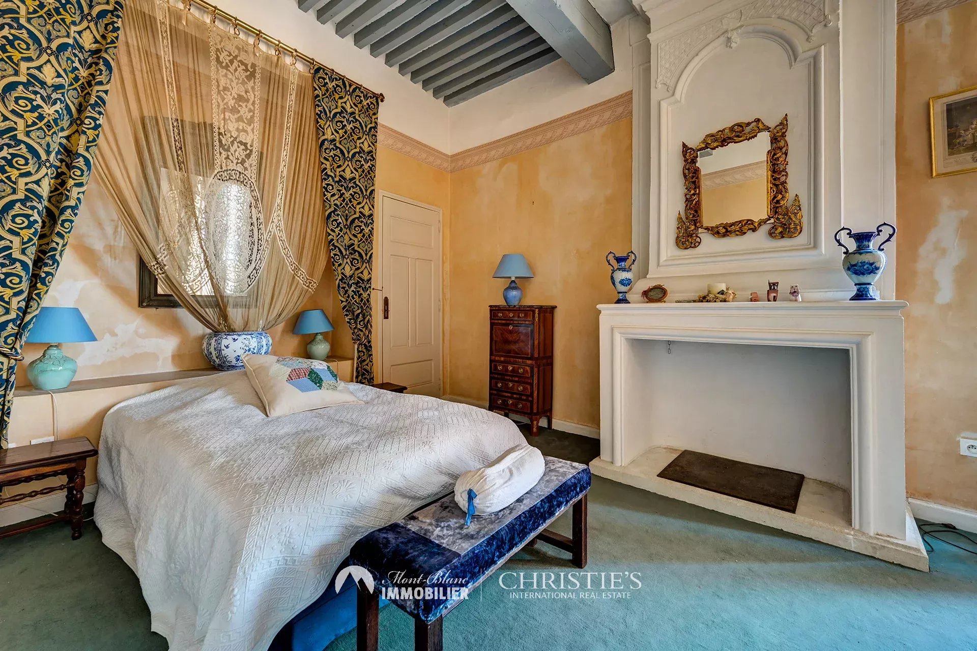 9 Bedroom Villa/Townhouse's Image 3