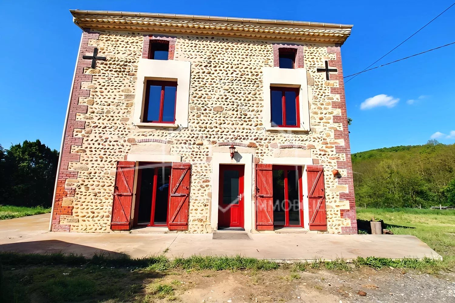 Maison en pierre de 105 m² sur un terrain de 4480 m²