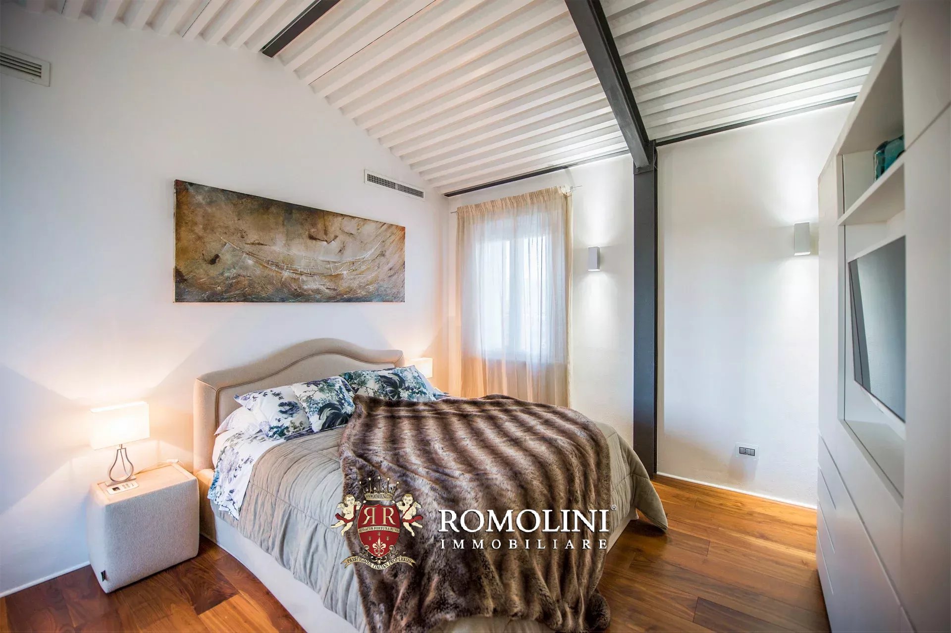 6 Bedroom Villa/Townhouse's Image 52