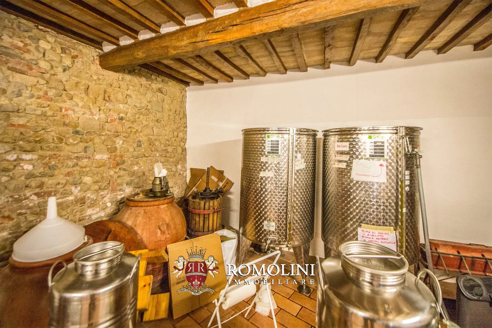 5 Bedroom Vineyard's Image 28