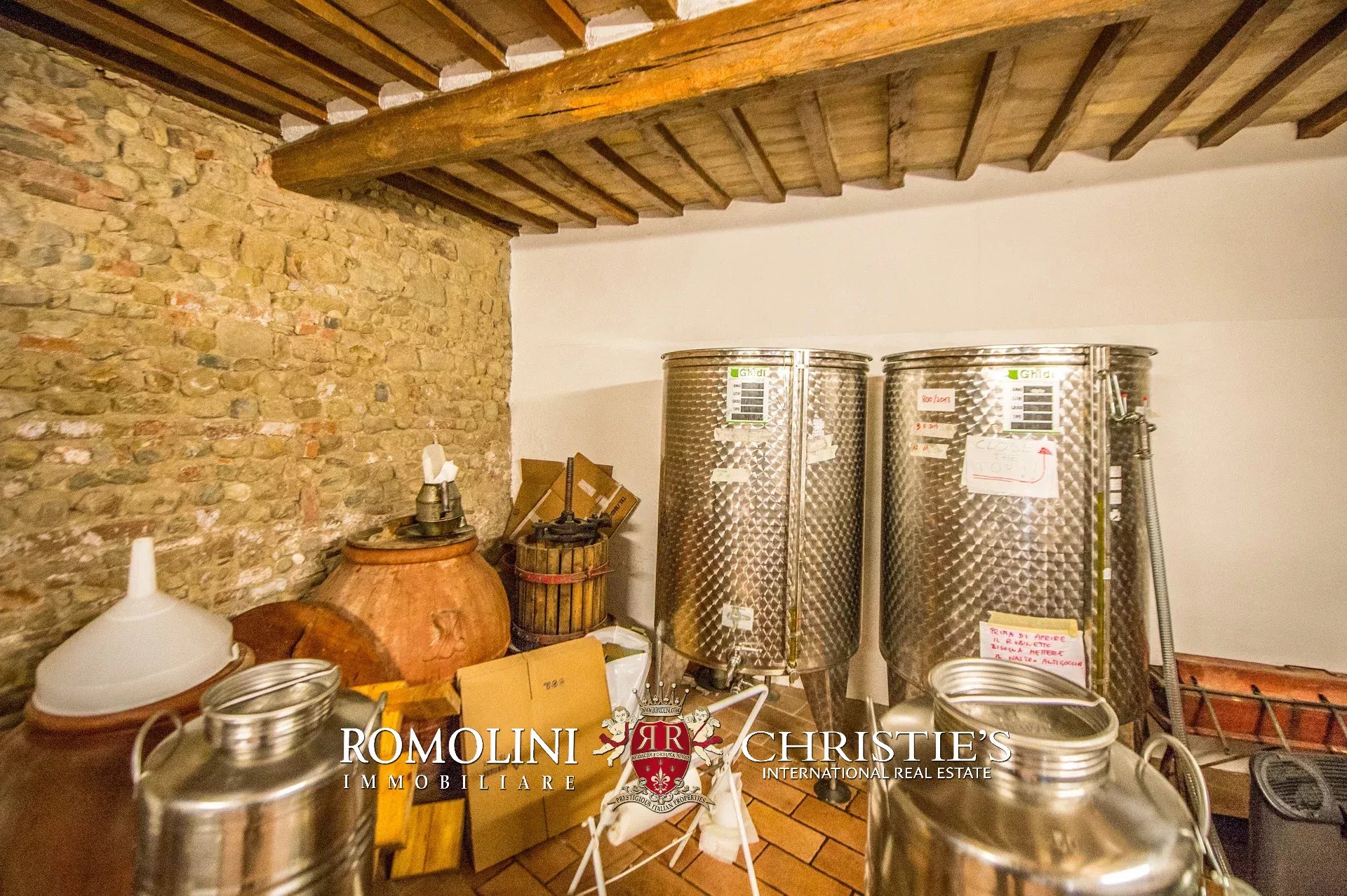 5 Bedroom Vineyard's Image 28