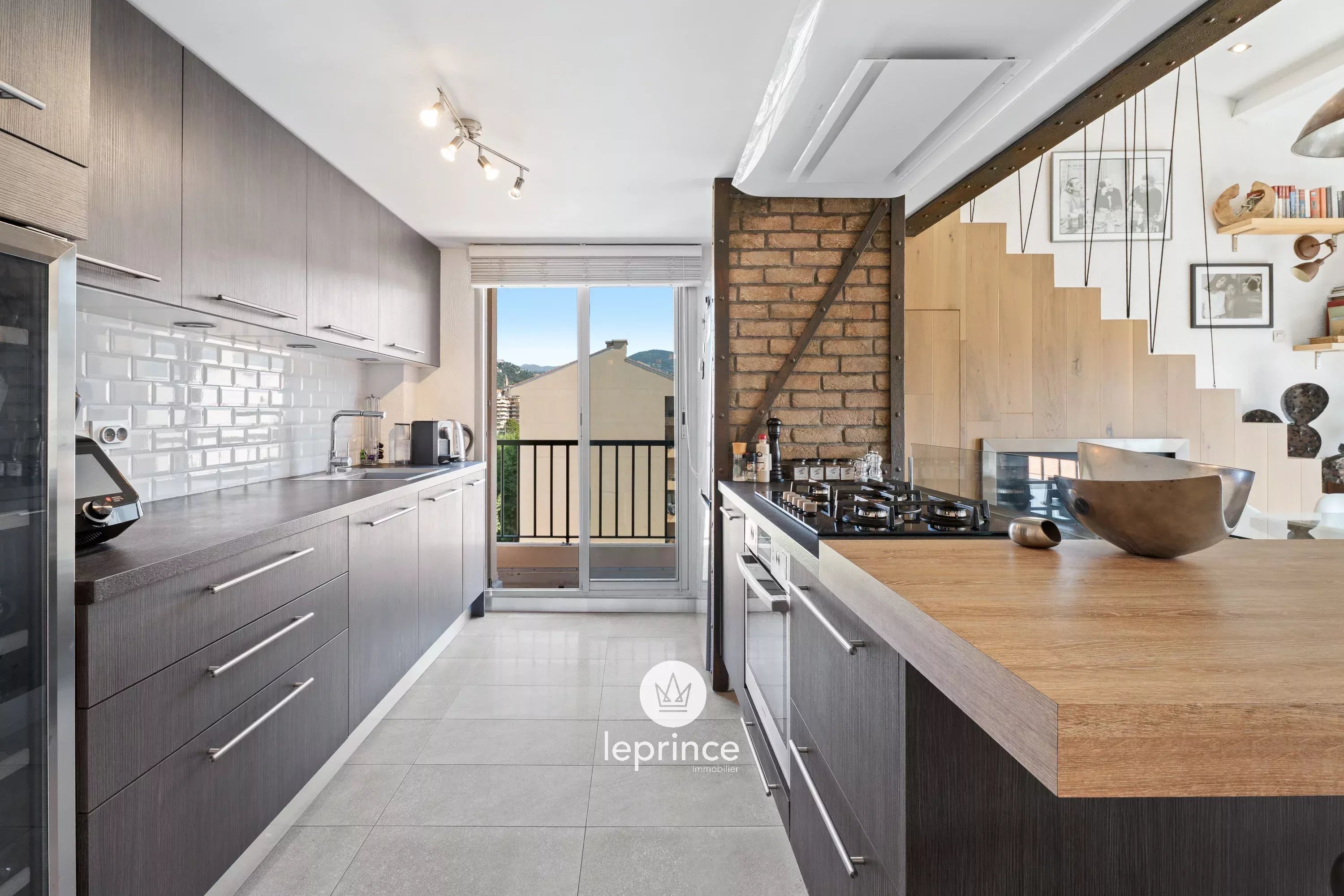 Nice Saint-Roch: 2-Bedroom Apartment – Terrace – Garage & Cellar