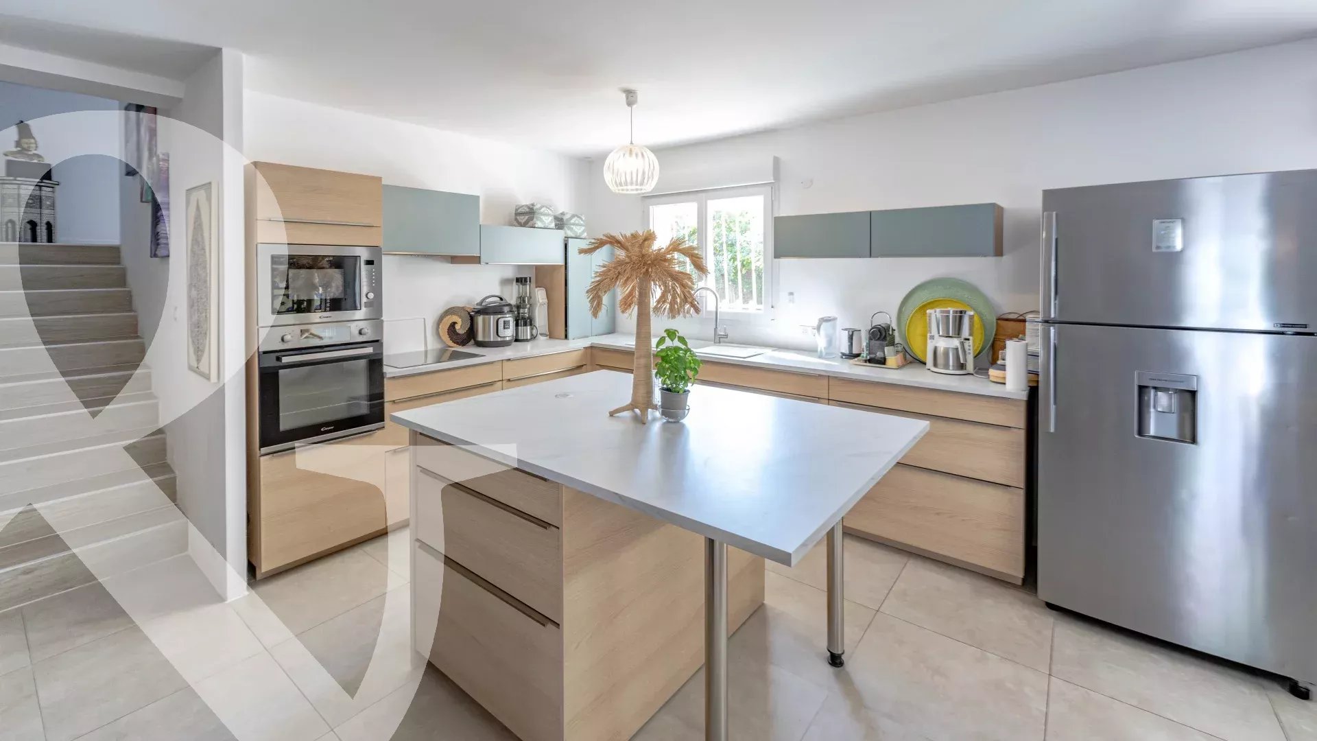 JOLIE MAISON A PIED DU CENTRE VILLAGE