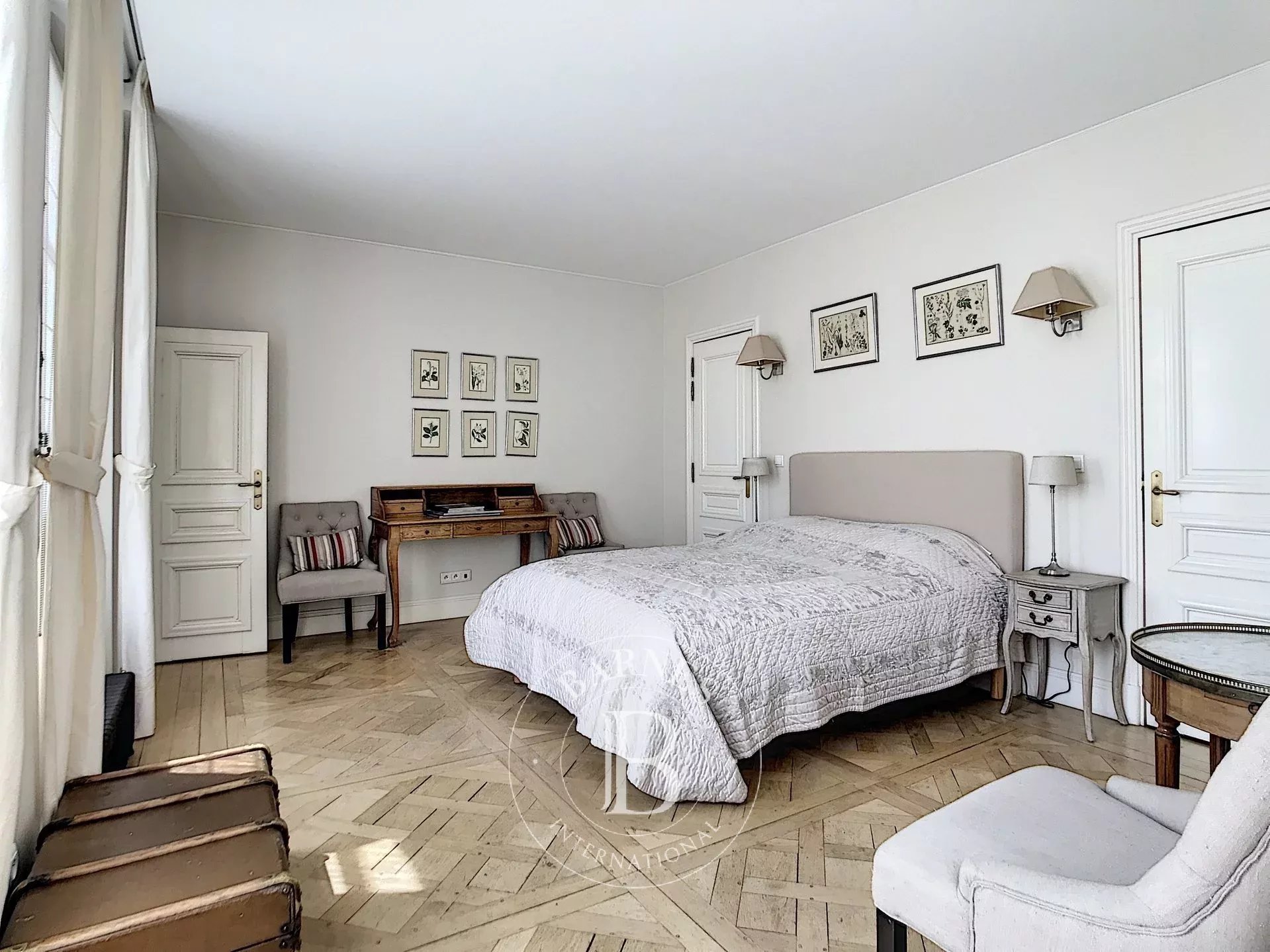 Daire Paris 4ème - picture 7