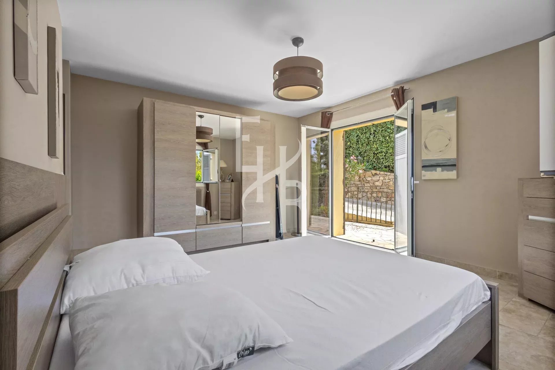 Villa 8 P, vue panoramique à Vallauris