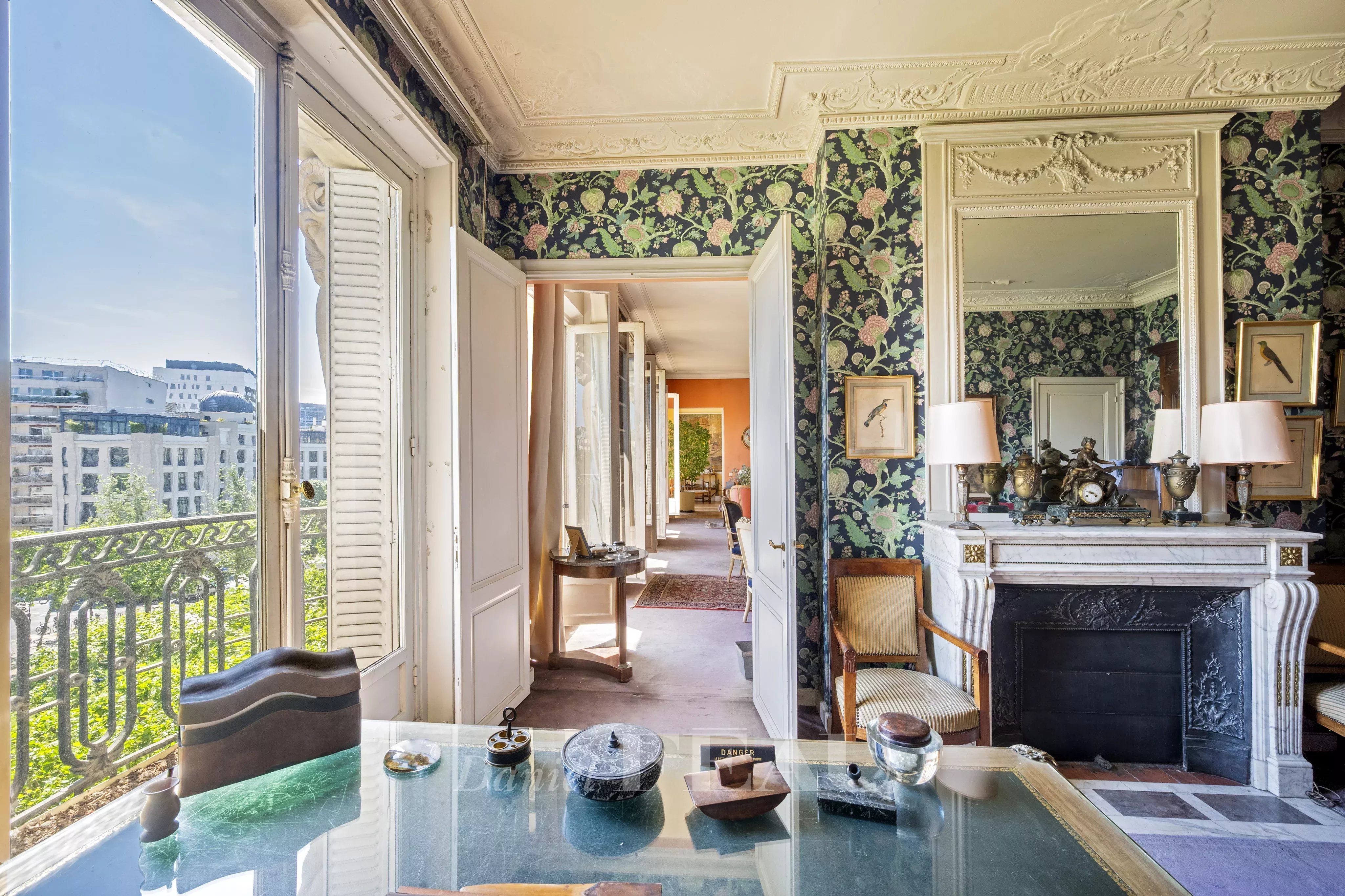 Sale Apartment Paris 7th