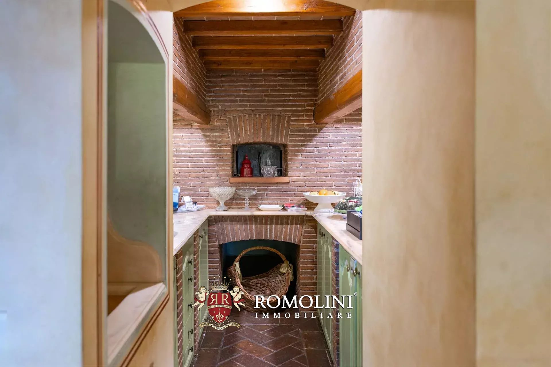 10 Bedroom Villa/Townhouse's Image 62