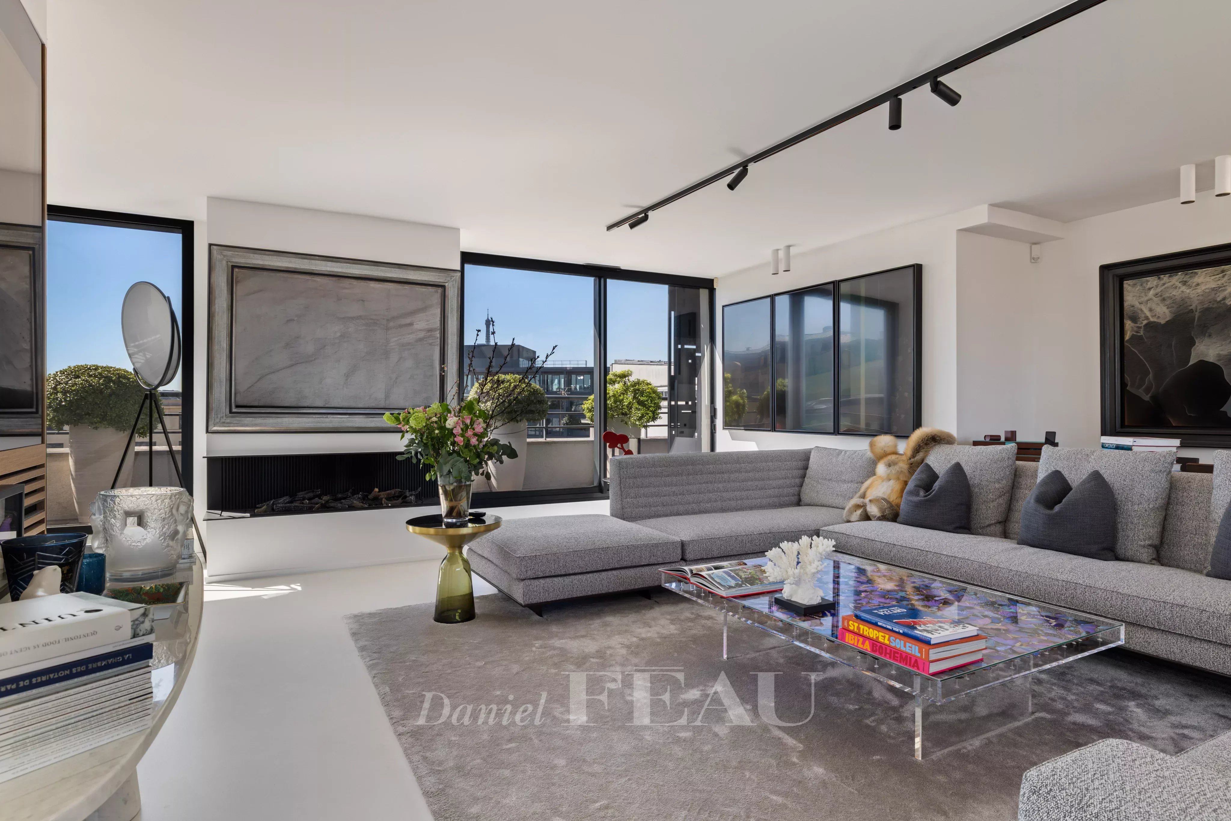Sale Apartment Paris 8th