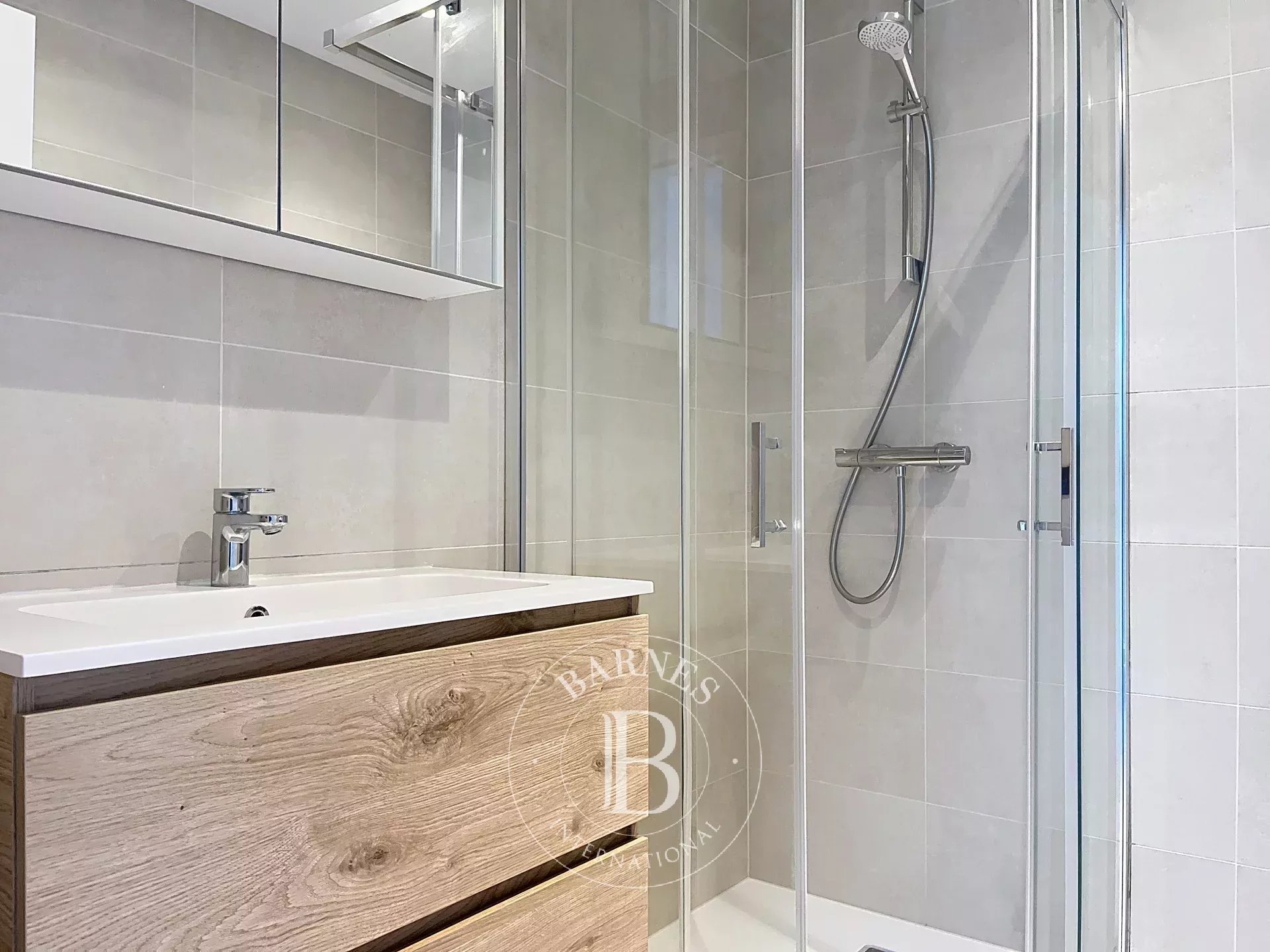 In the heart of Brussels - Furnished 3bedroom apartment