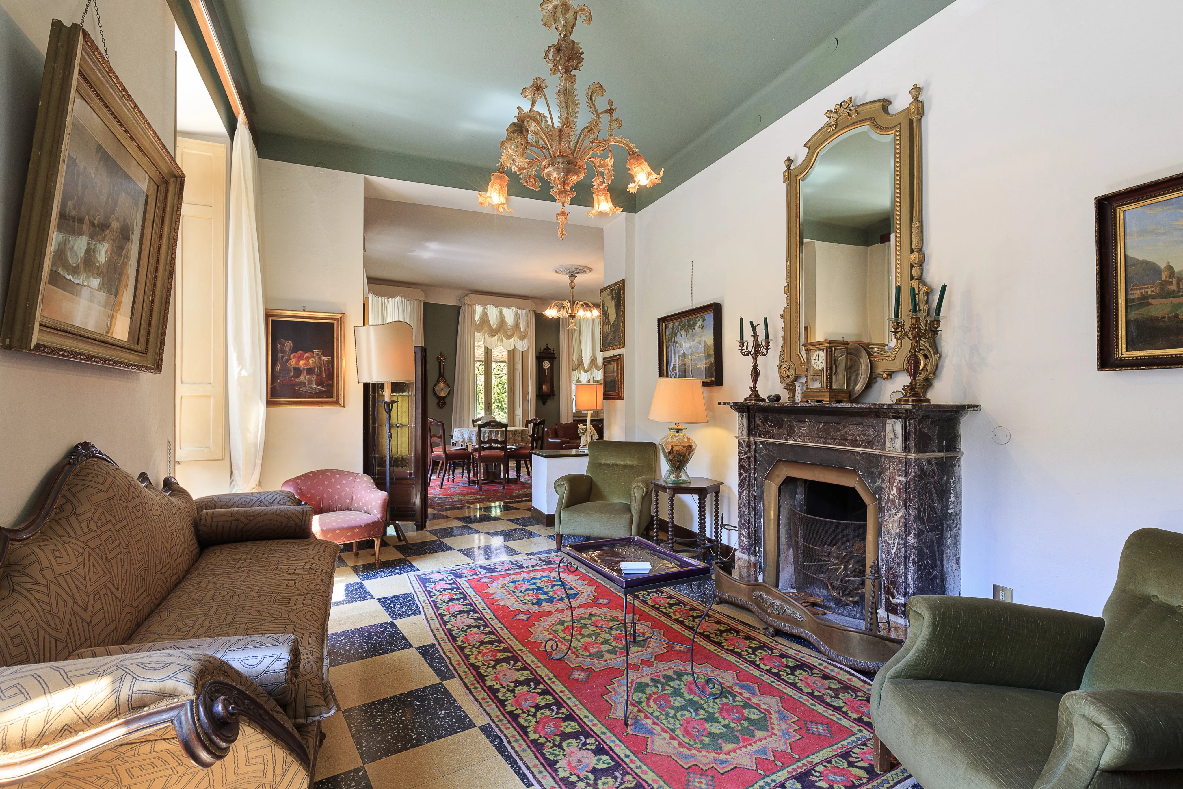 Villa D'Epoca with 7500 park - picture 33 title=