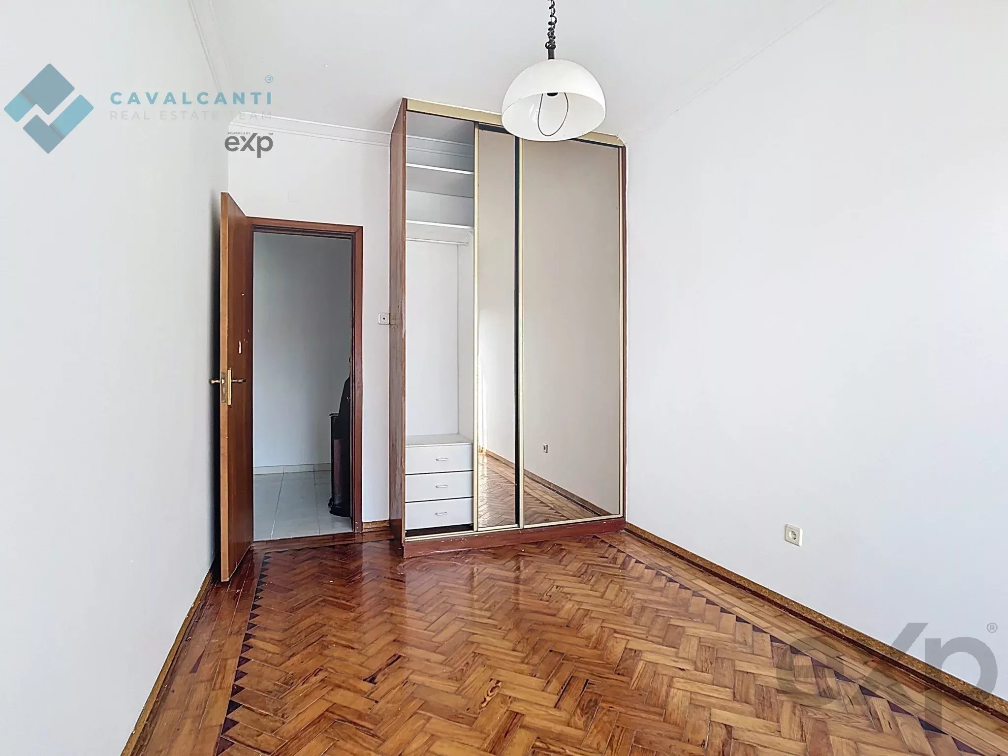 T3 for refurbishment in the heart of Carnaxide 86827812 image 35