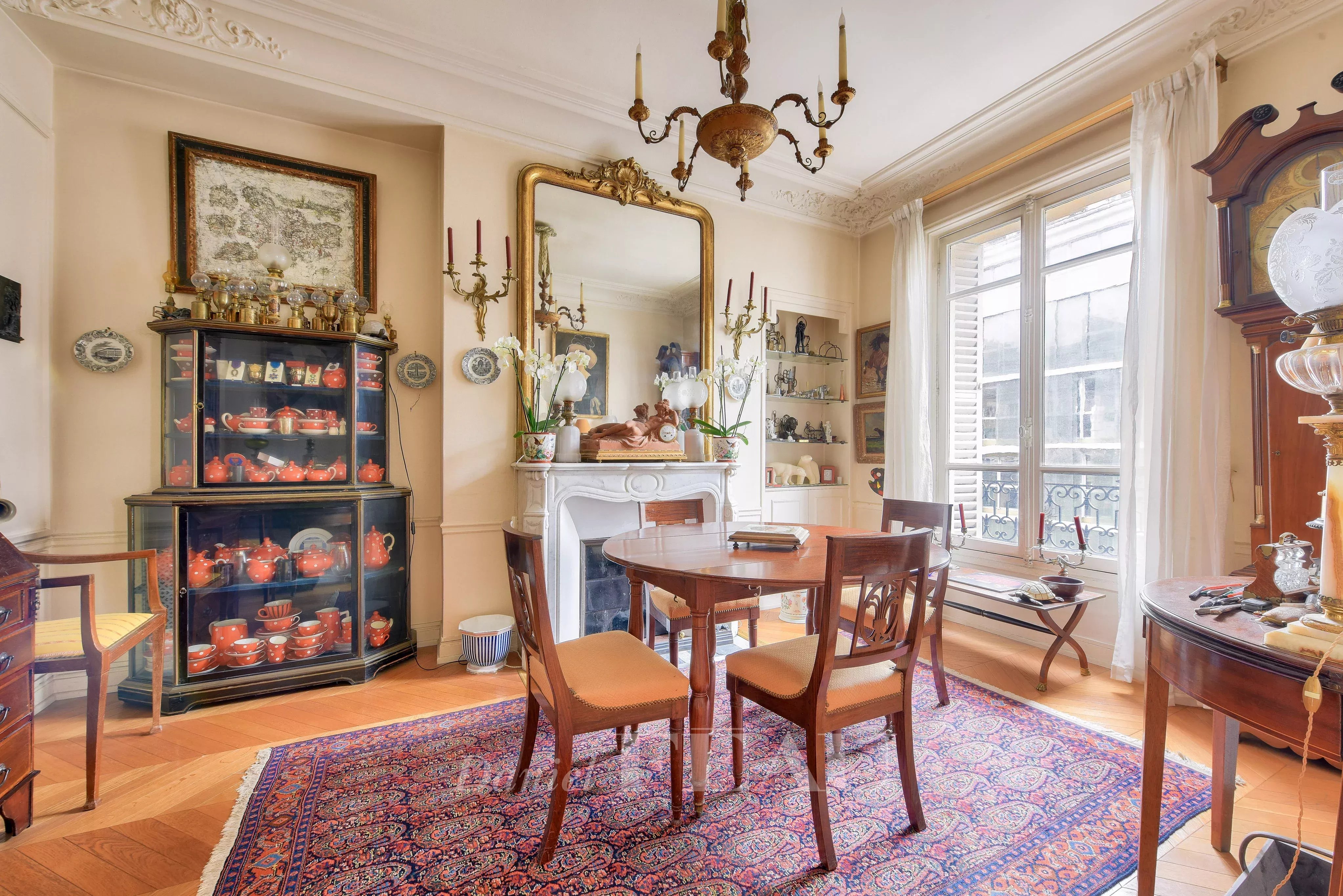 Sale Apartment Paris 17th