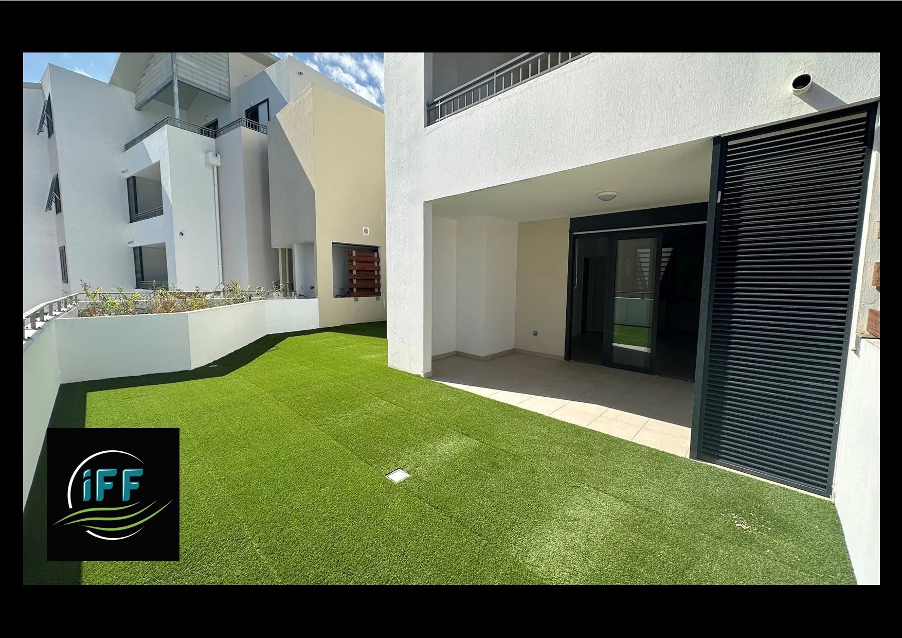 T3  EN REZ DE JARDIN STELLA