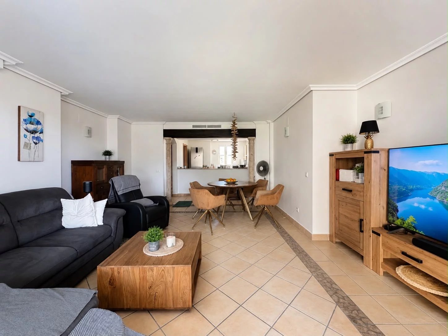 Bright apartment in a very central comlex