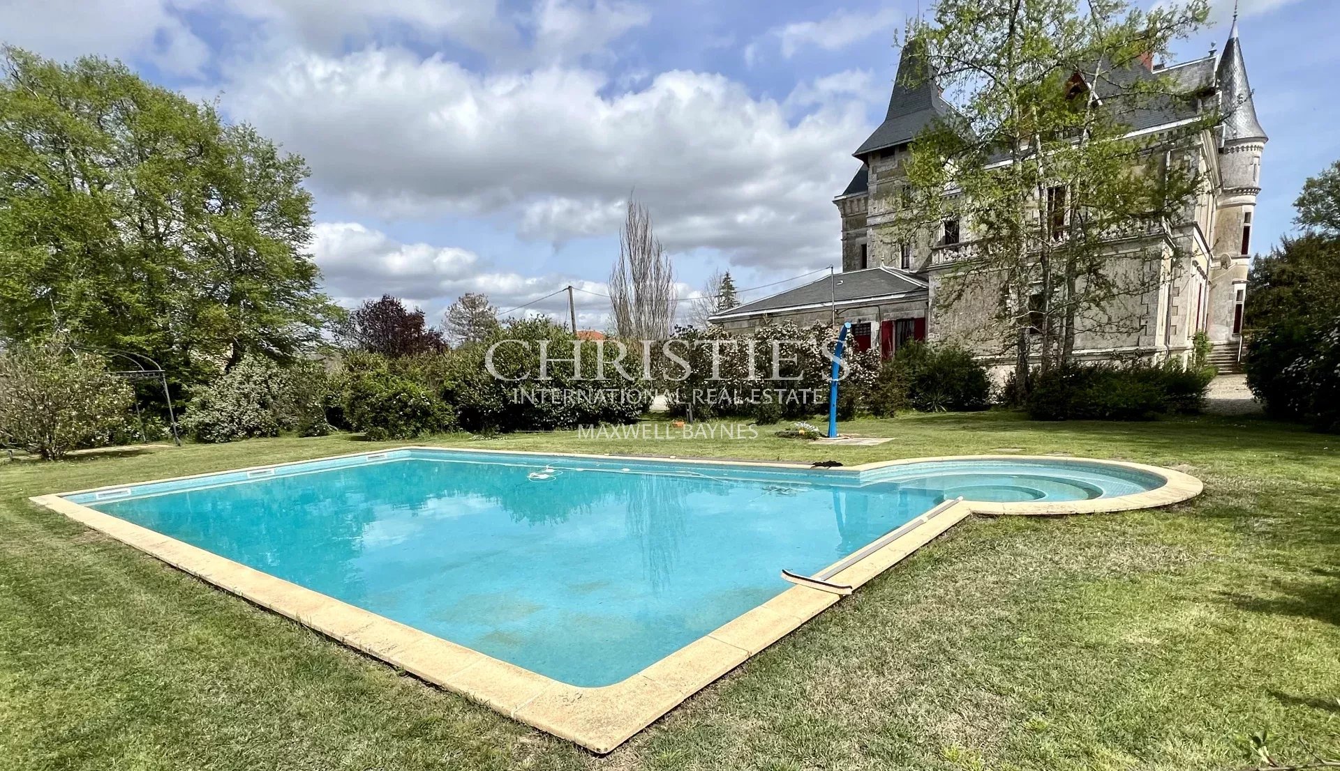 13 Bedroom Chateau's Image 13