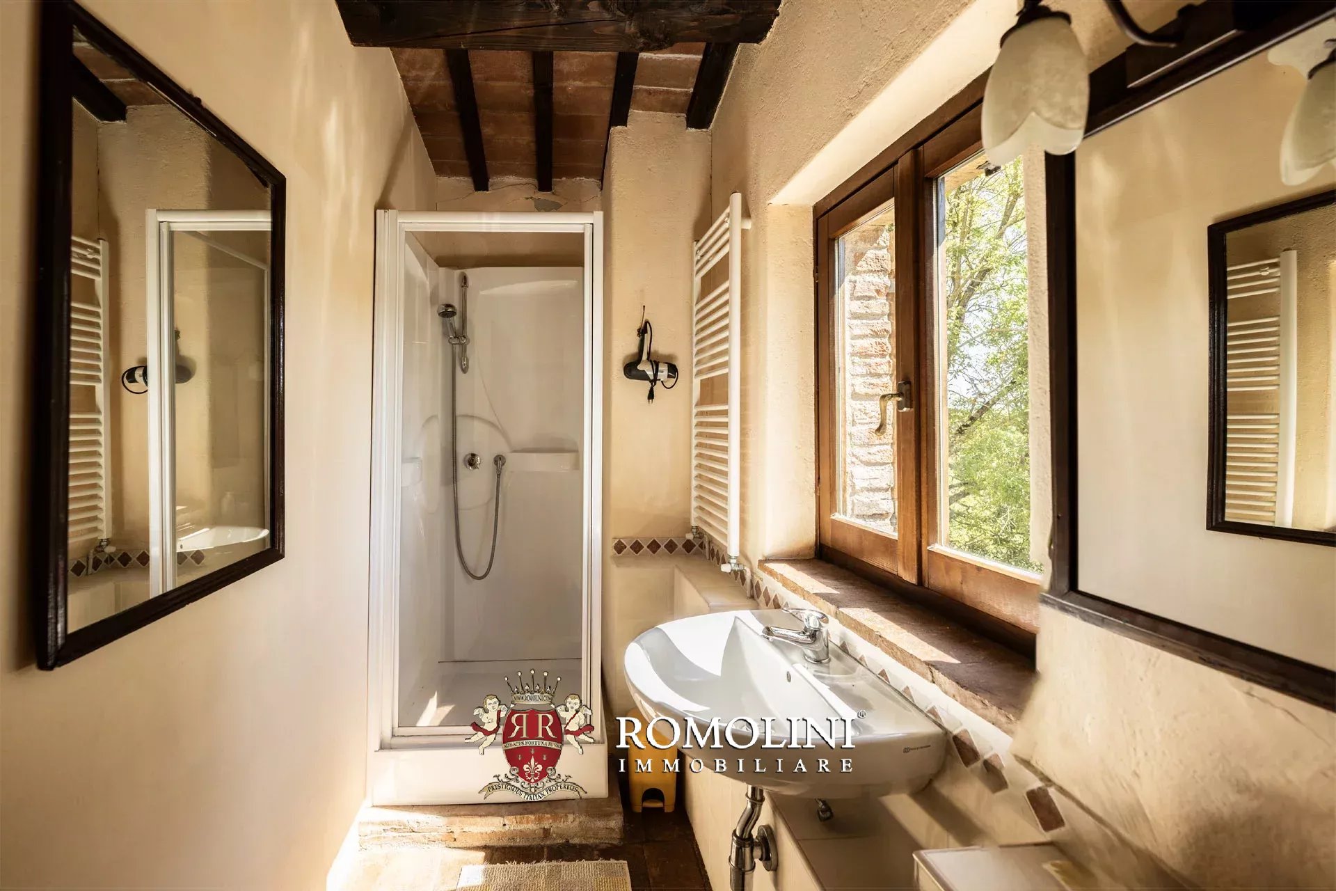 8 Bedroom Villa/Townhouse's Image 34