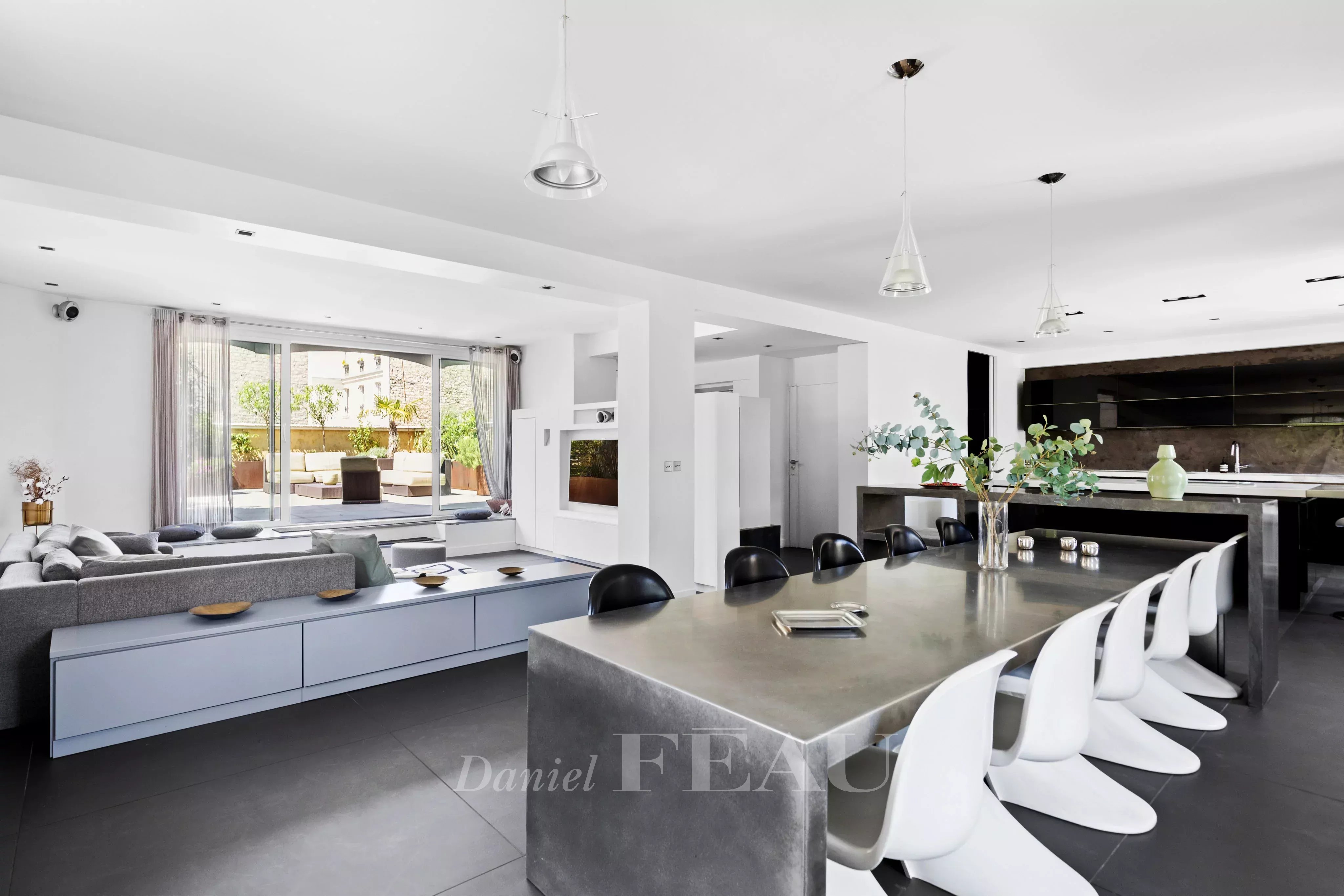 Sale Apartment Paris 17th