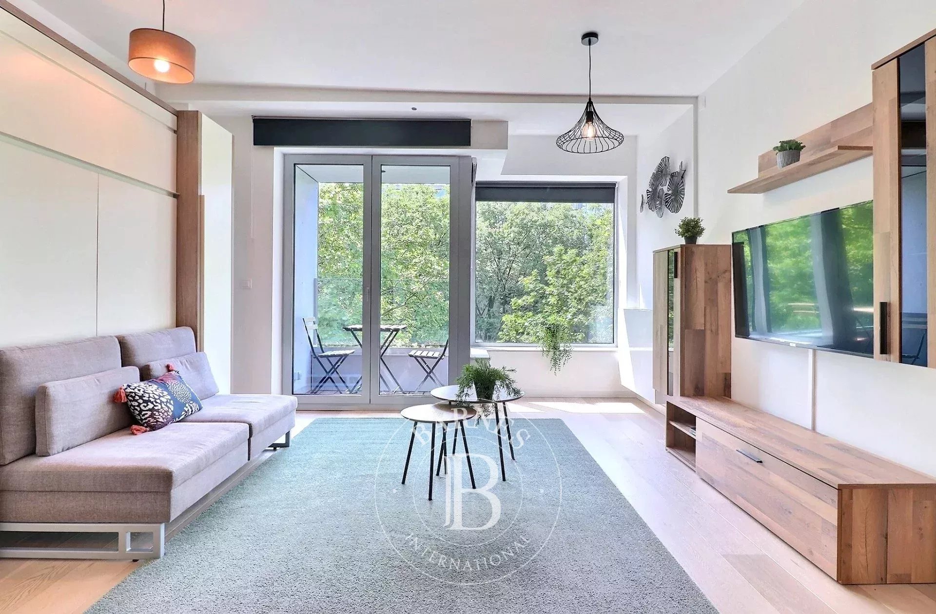Avenue Louise - Furnished studio + terrace