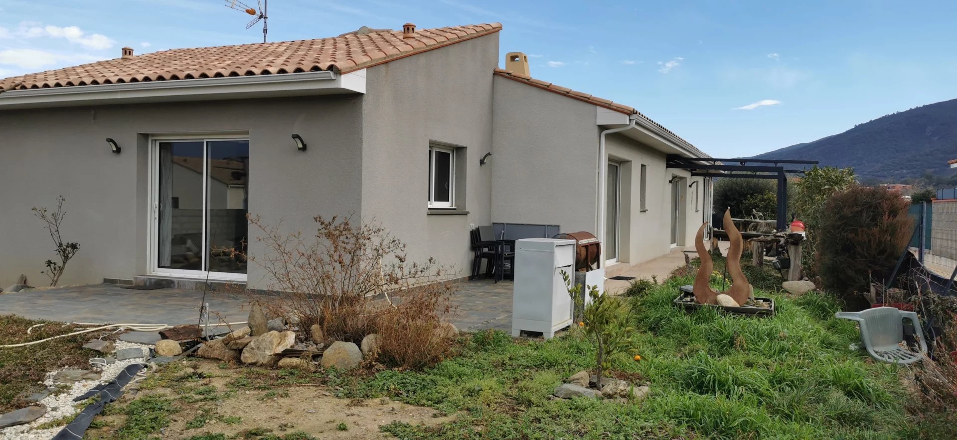 Villa Plain PIed T4 piscine sur 1100 m2 de terrain  + studio