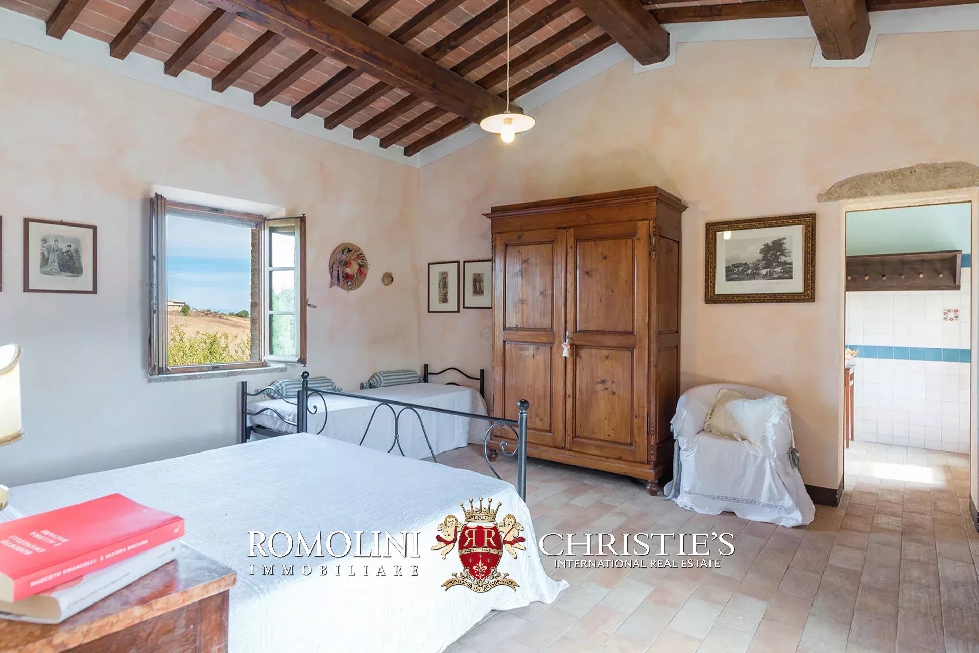10 Bedroom Villa/Townhouse's Image 35