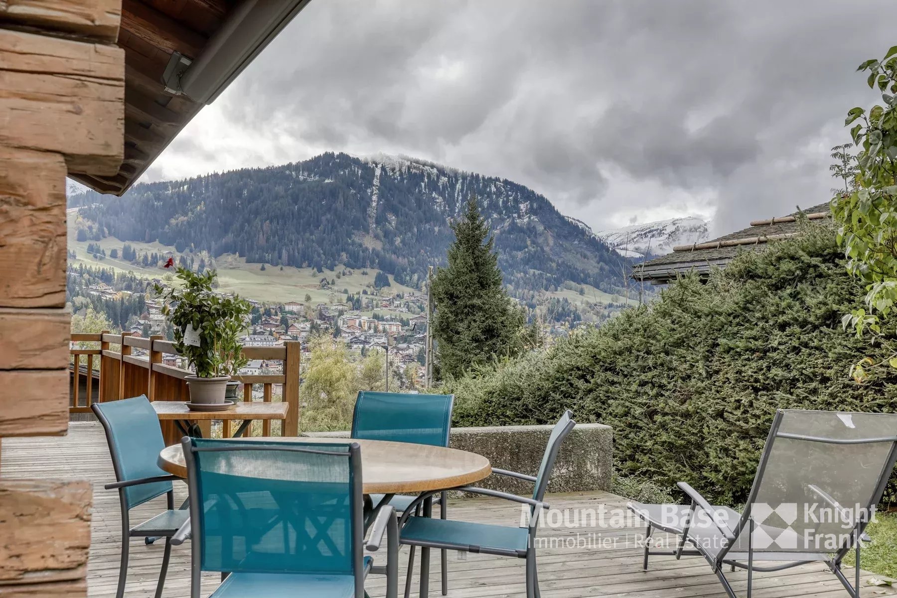 Photo of A beautiful, traditional 4-bedroom family chalet in Jaillet, Megève