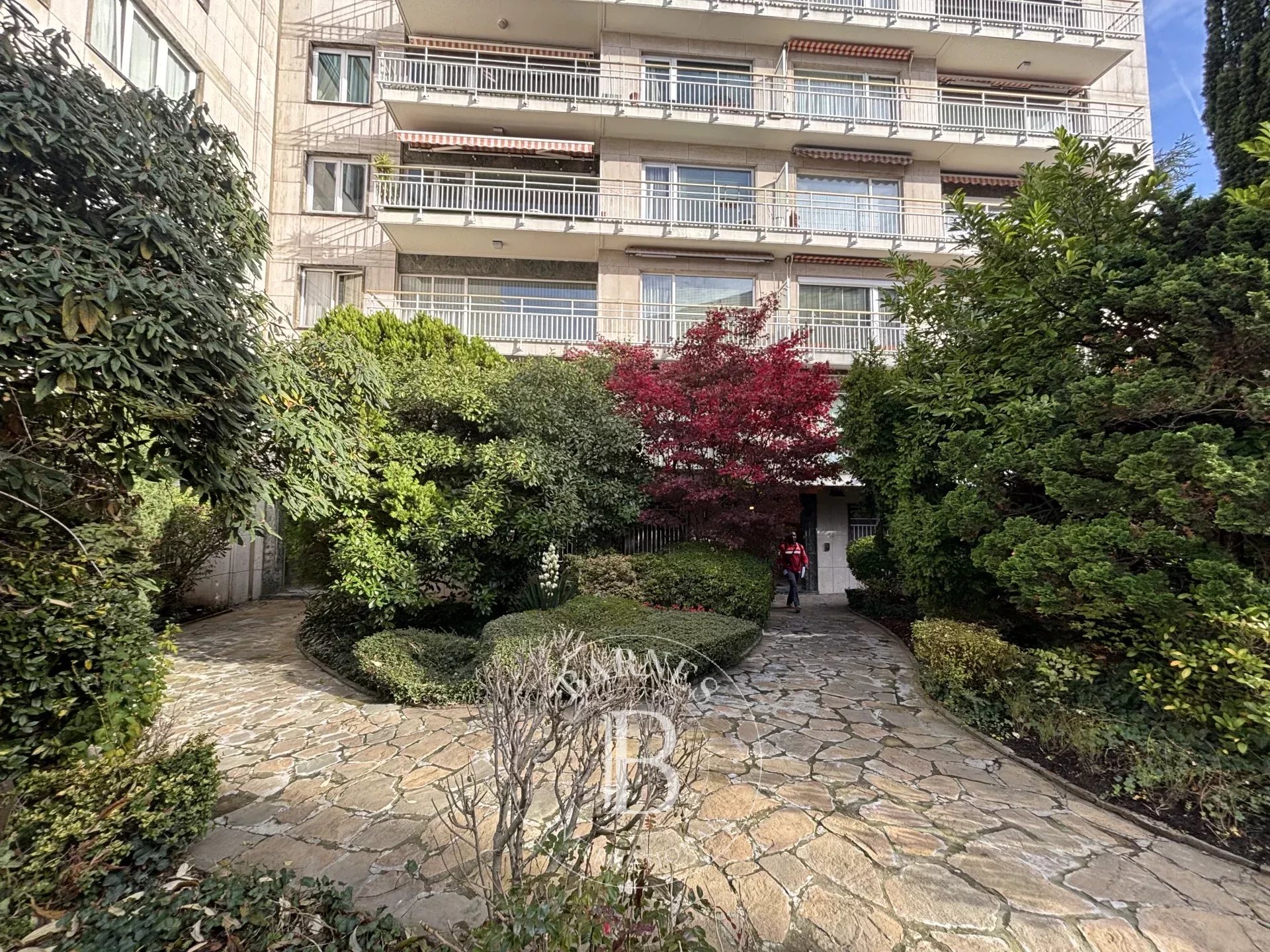 Ixelles- Penthouse 149m2 3 bedrooms- terrace-Parking