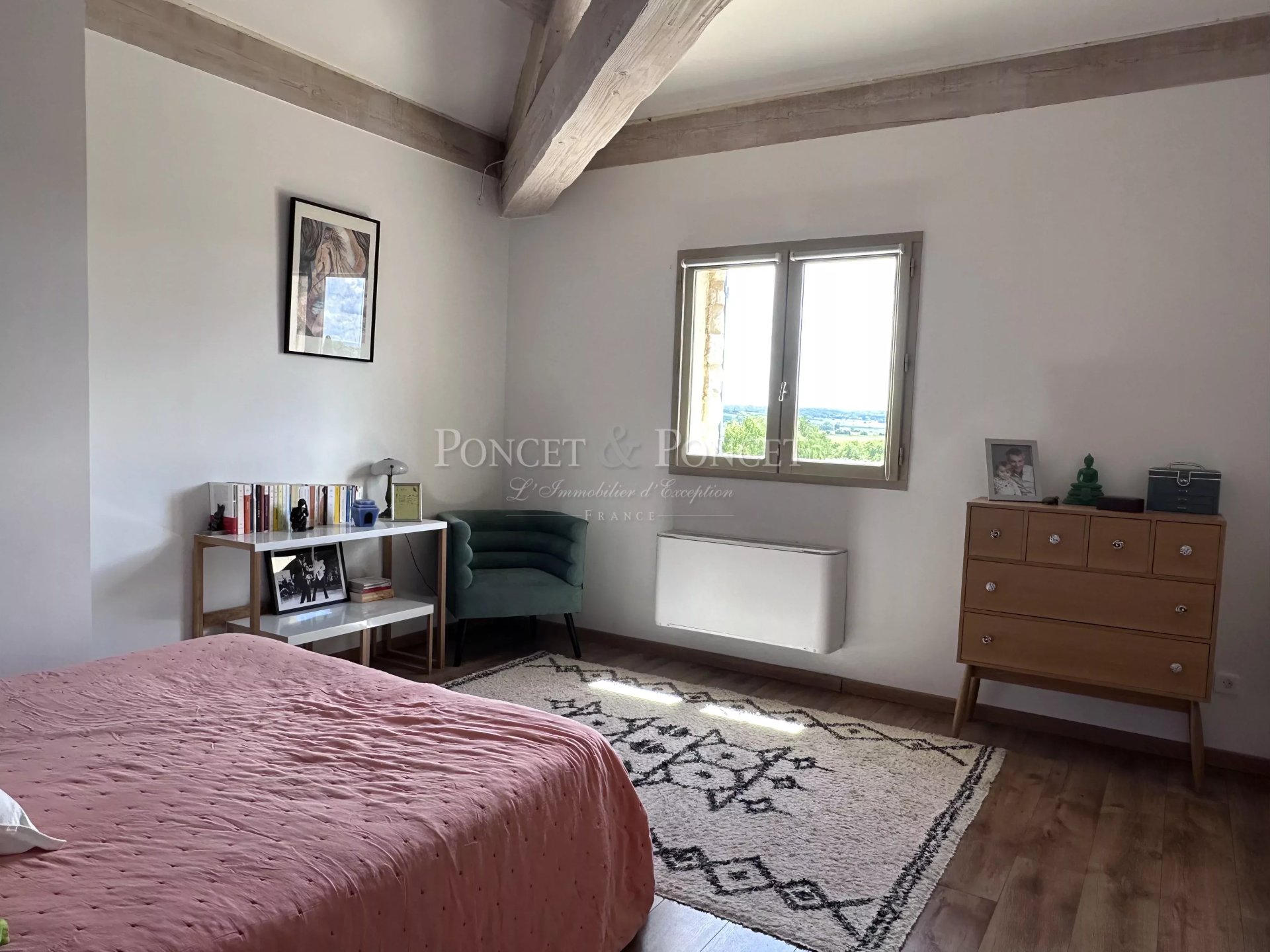 6 Bedroom Vineyard's Image 17
