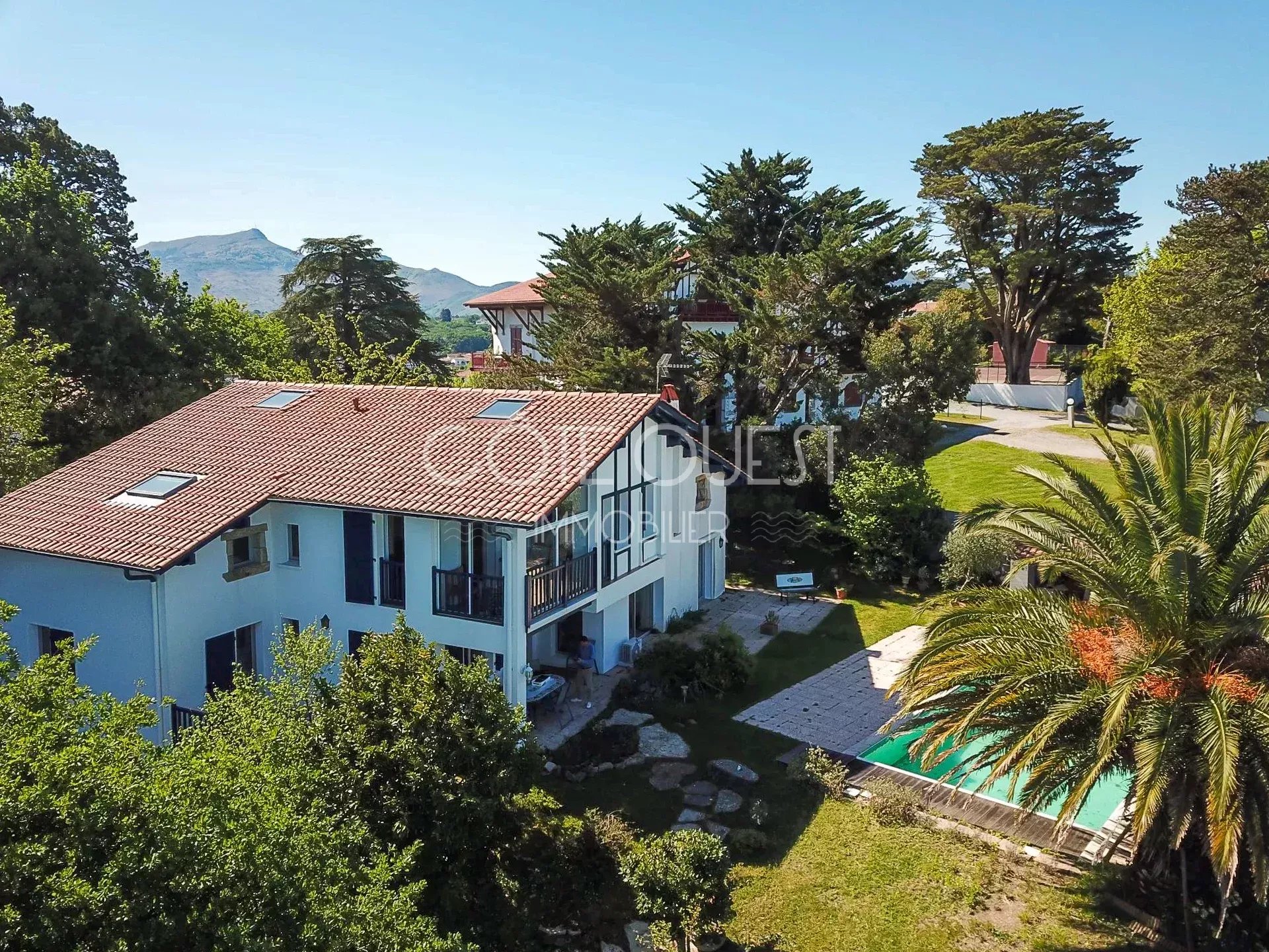 À VENDRE CIBOURE - VILLA VUE MER AVEC PISCINE