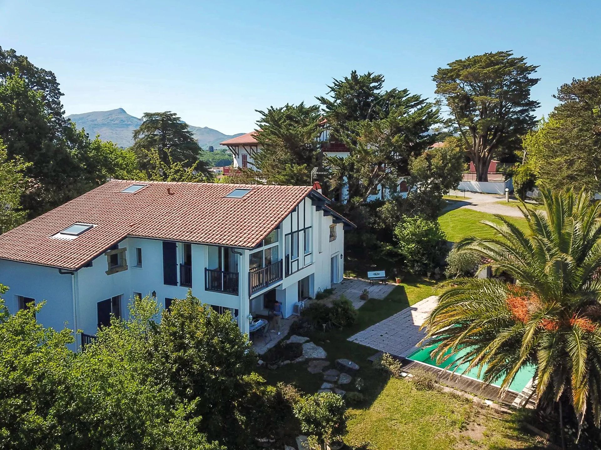 À VENDRE CIBOURE - VILLA VUE MER AVEC PISCINE