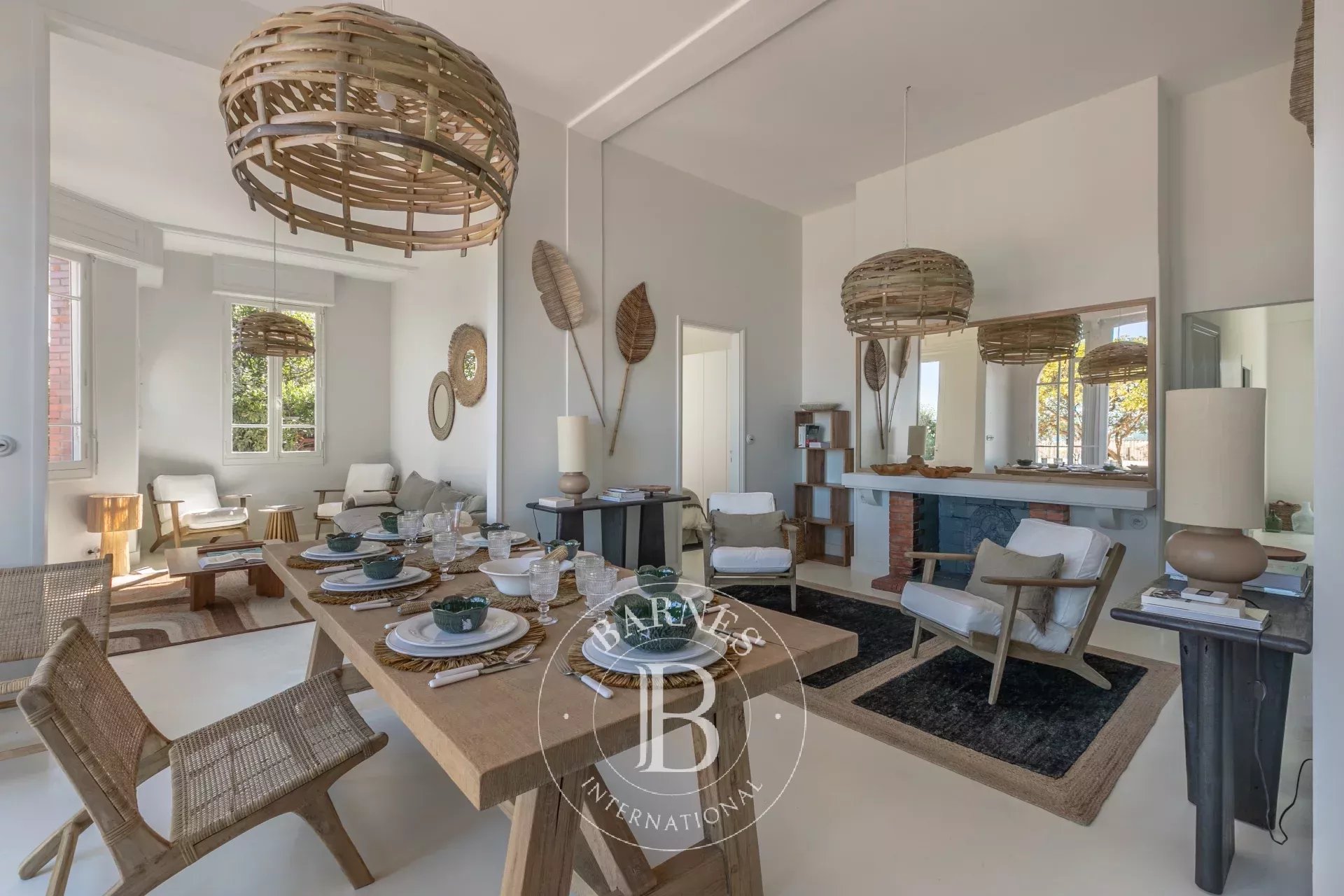 SUMPTUOUS FRONT-LINE VILLA IN CAP FERRET VILLAGE - picture 8 title=