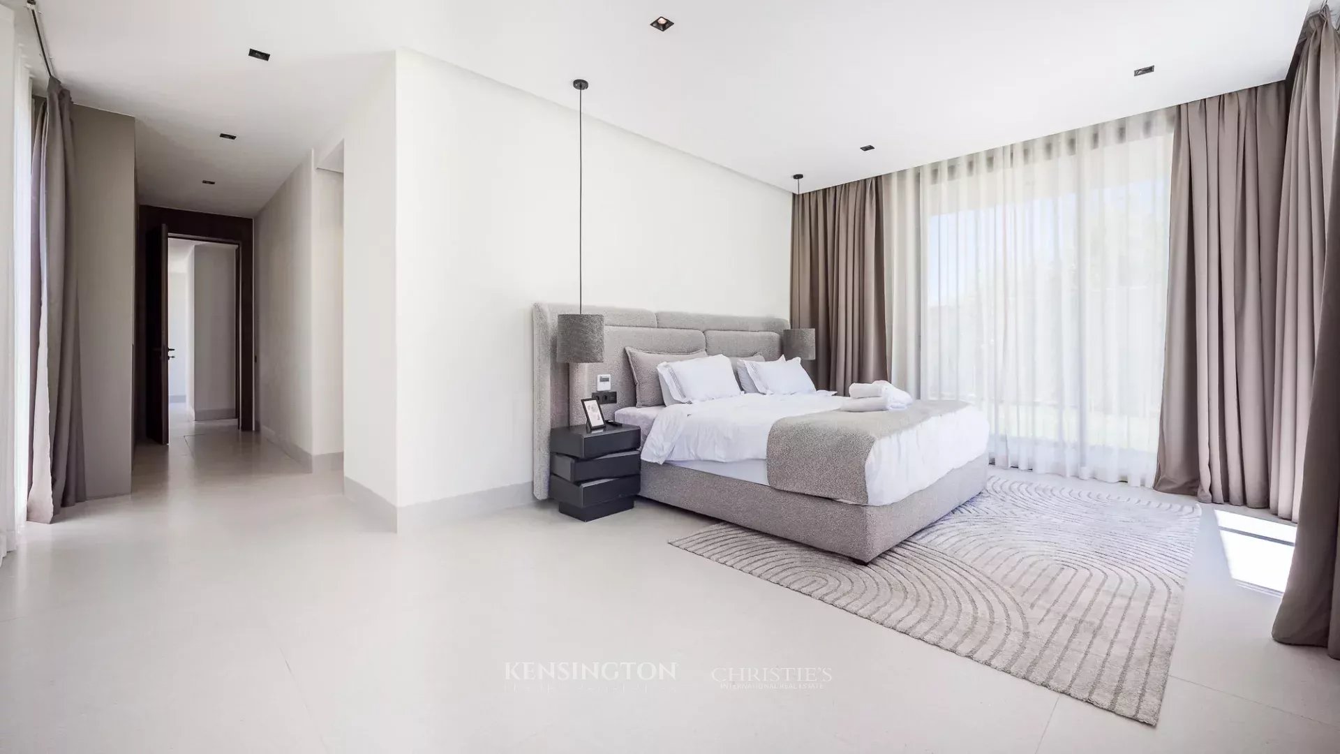 6 Bedroom Villa/Townhouse's Image 21