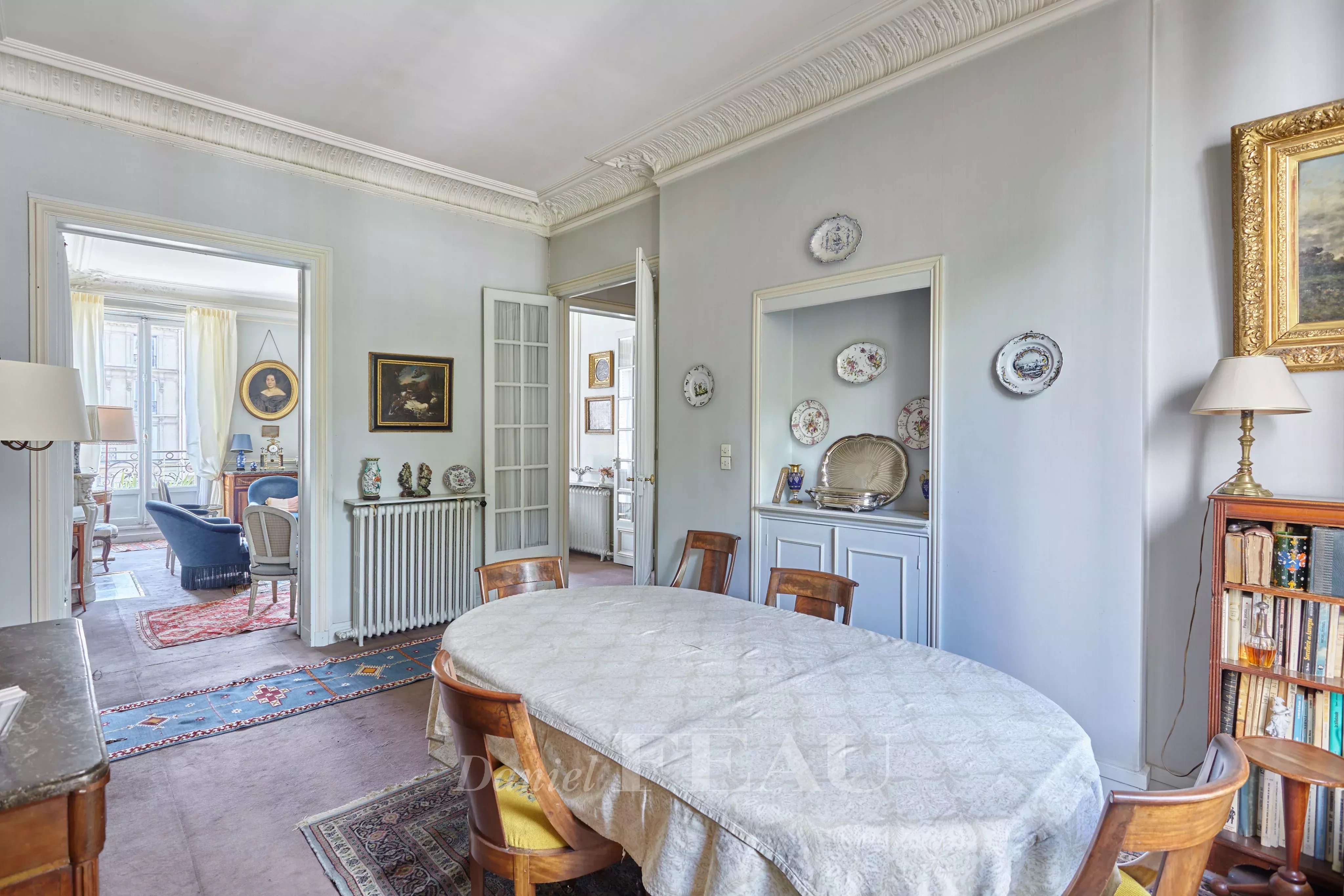 Sale Apartment Paris 17th