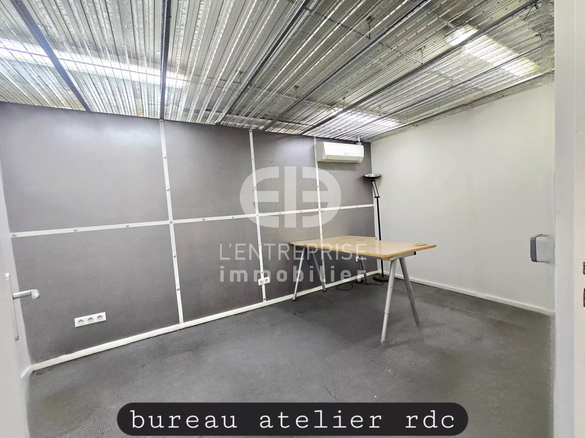 Location Entrepôt Contes