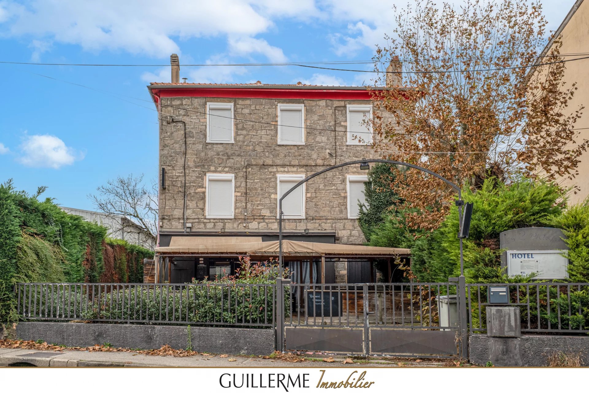 HÃ´tel/Bar/restaurant emplacement numÃ©ro 1