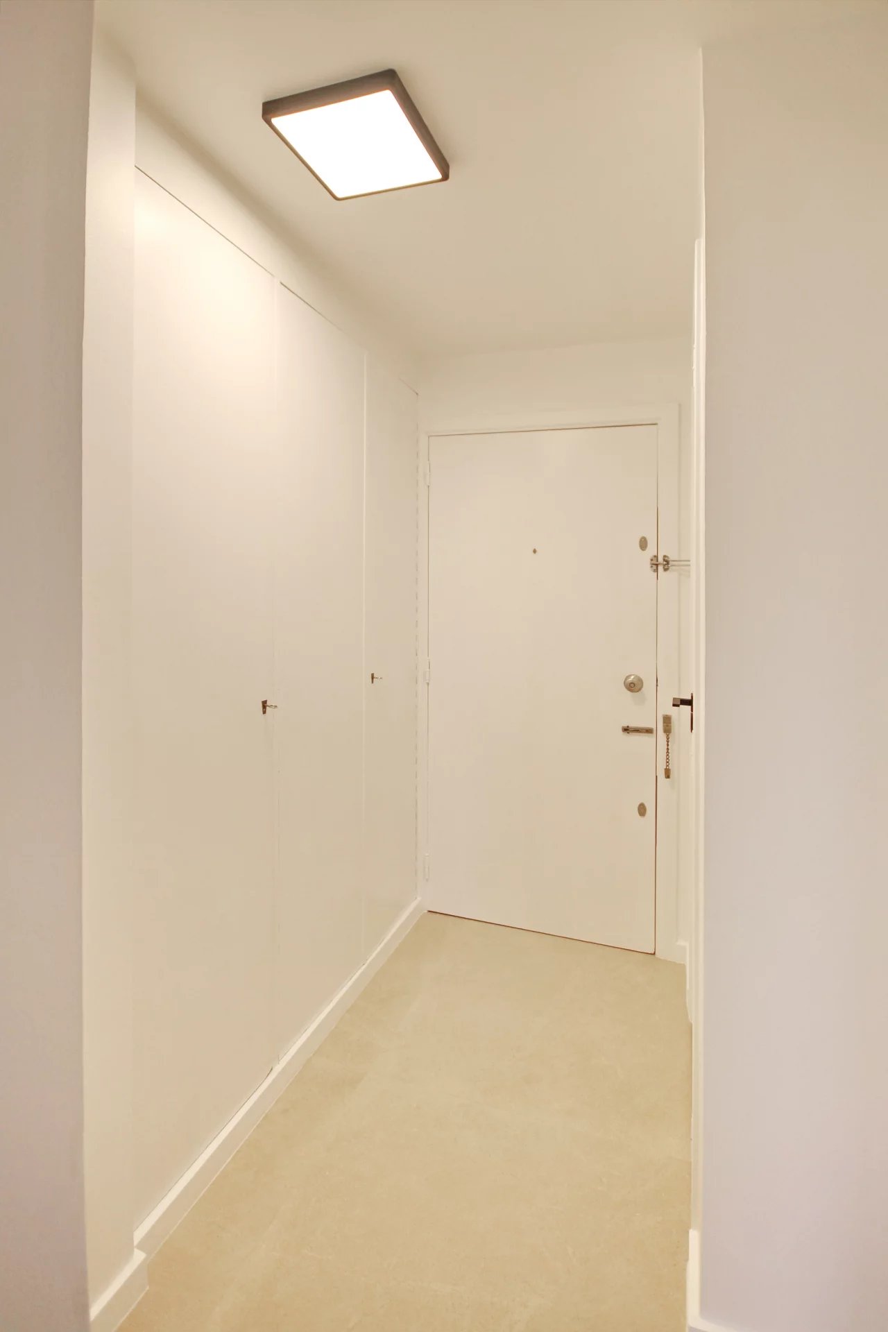 Ixelles, just steps away from the Châtelain area