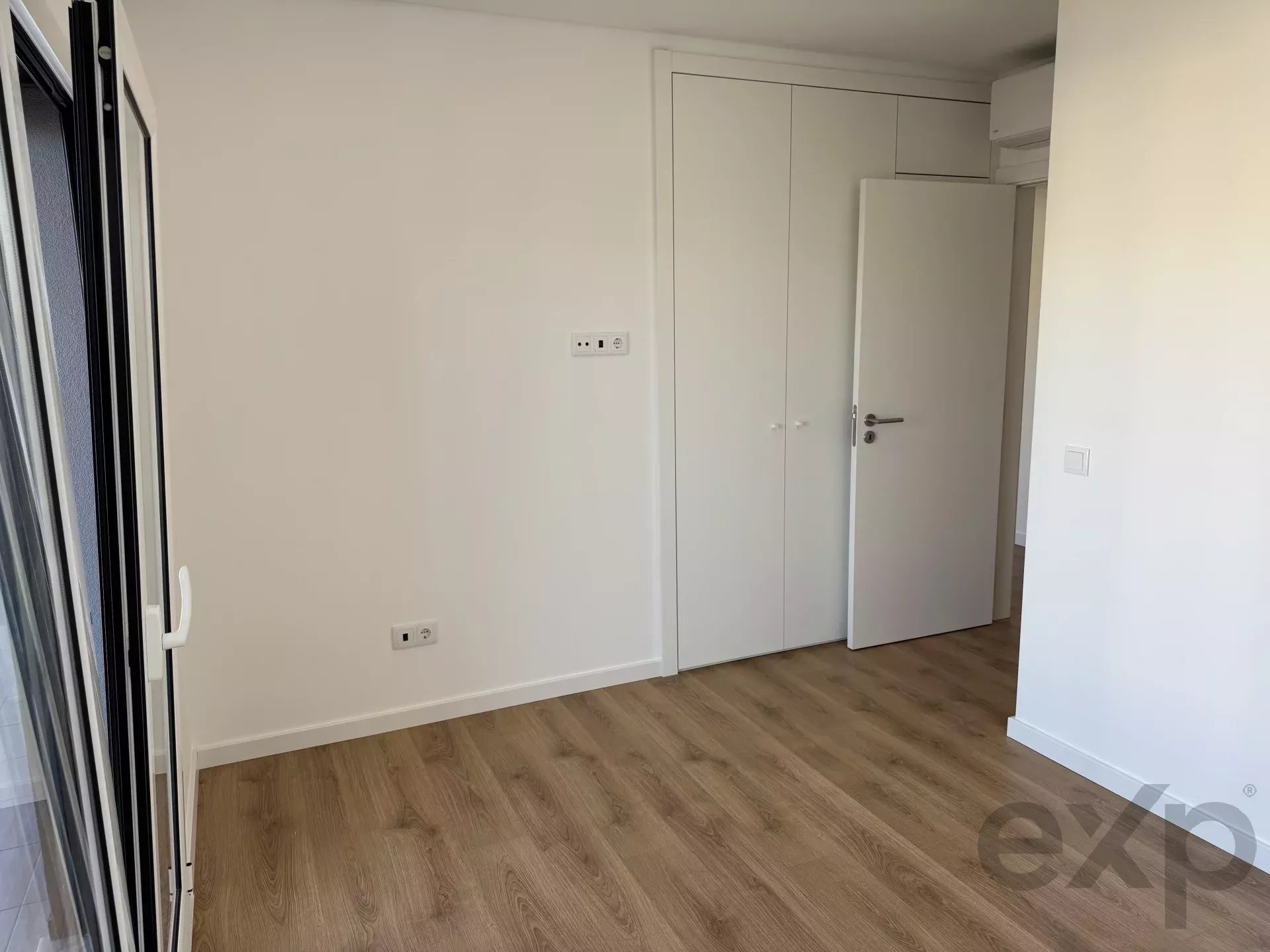 Modern 3-bedroom apartment with 142m² in Seixal 85506239 image 7