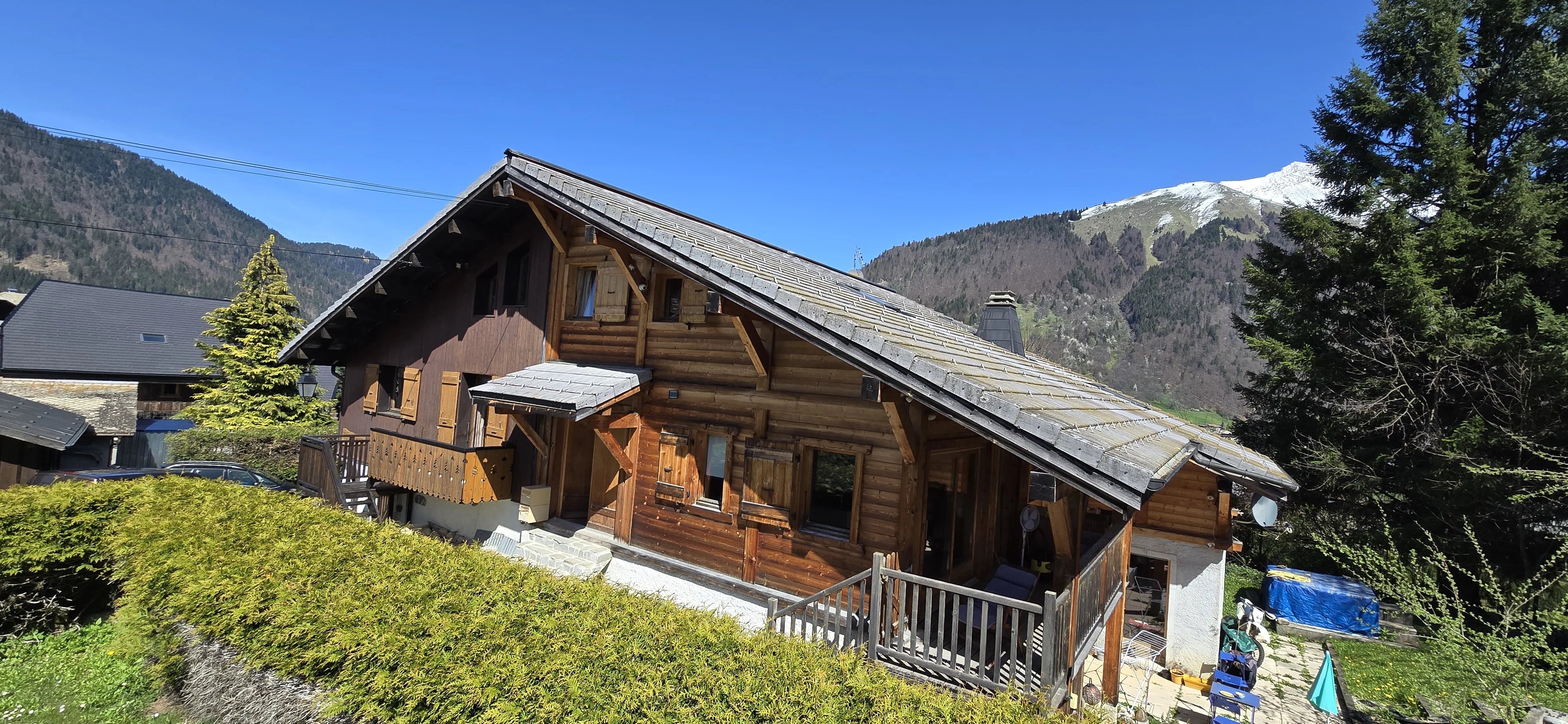 Photo of MORZINE - Large 8 bedroom chalet in Morzine