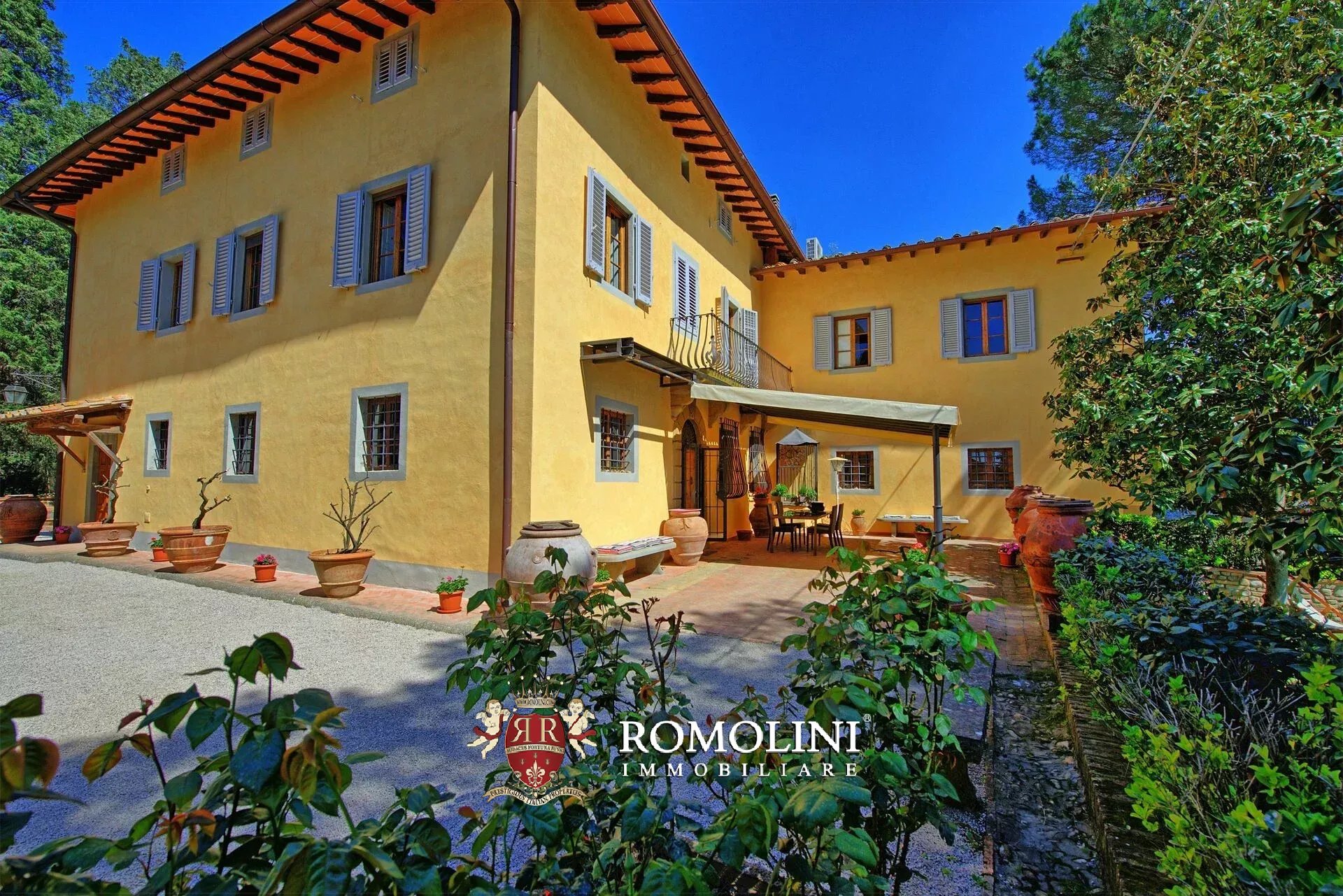 8 Bedroom Villa/Townhouse's Image 3