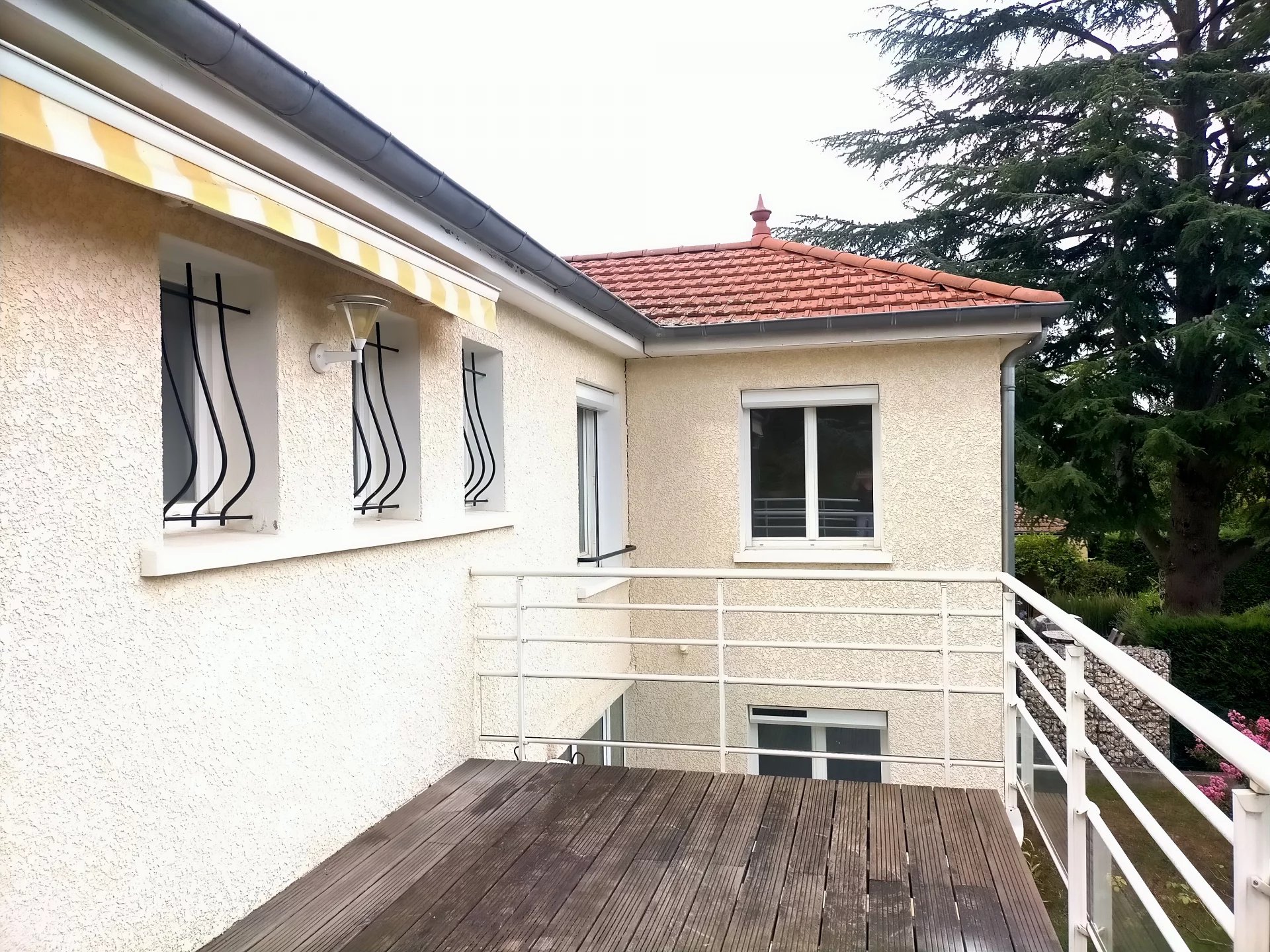 83124740 Location Francheville