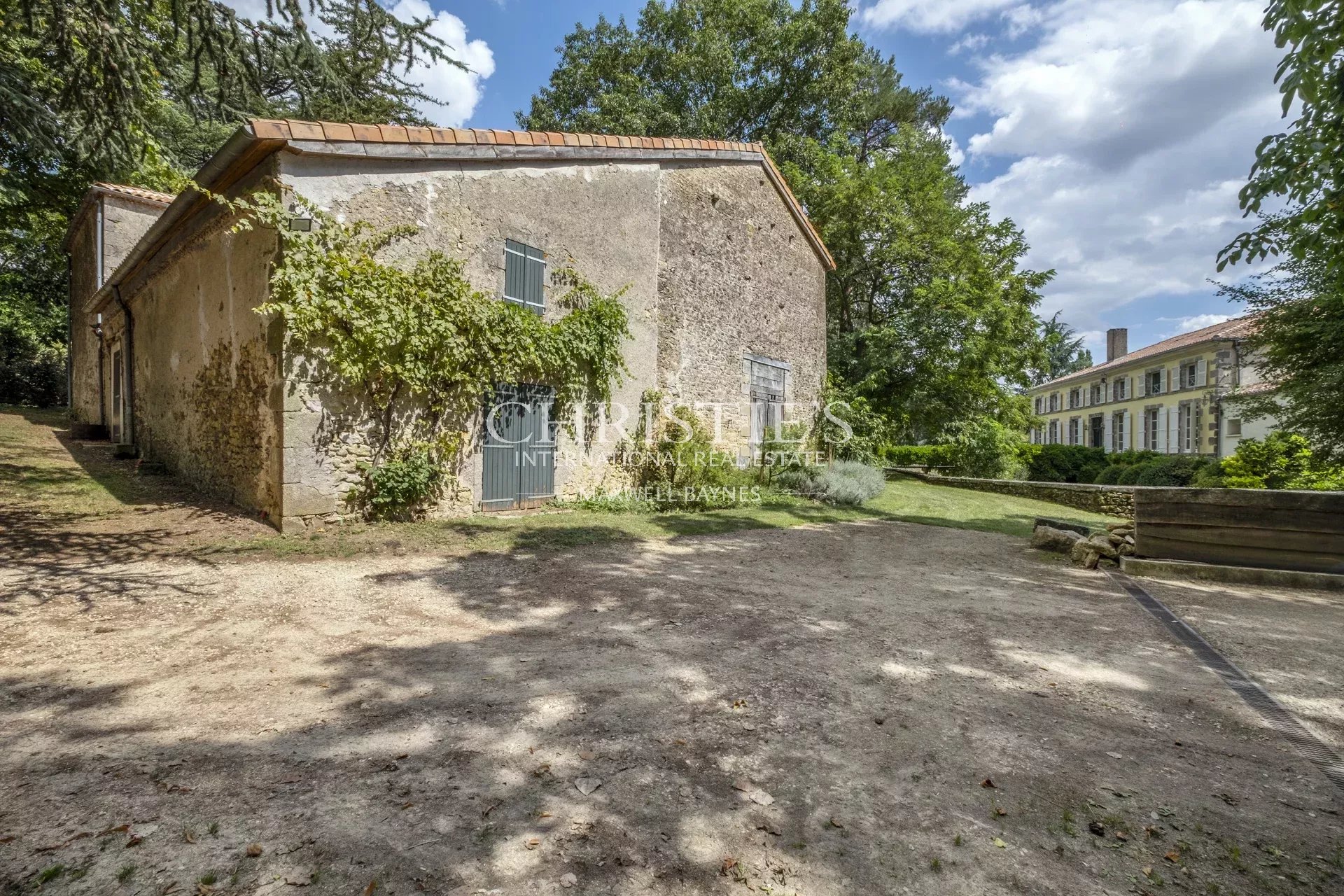 7 Bedroom Chateau's Image 10