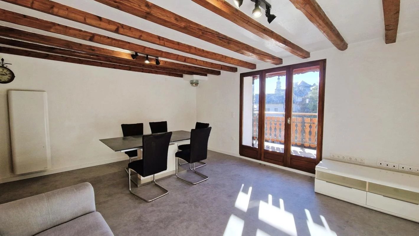 T3 bis dans maison de village - 70m² environ - CRUSEILLES